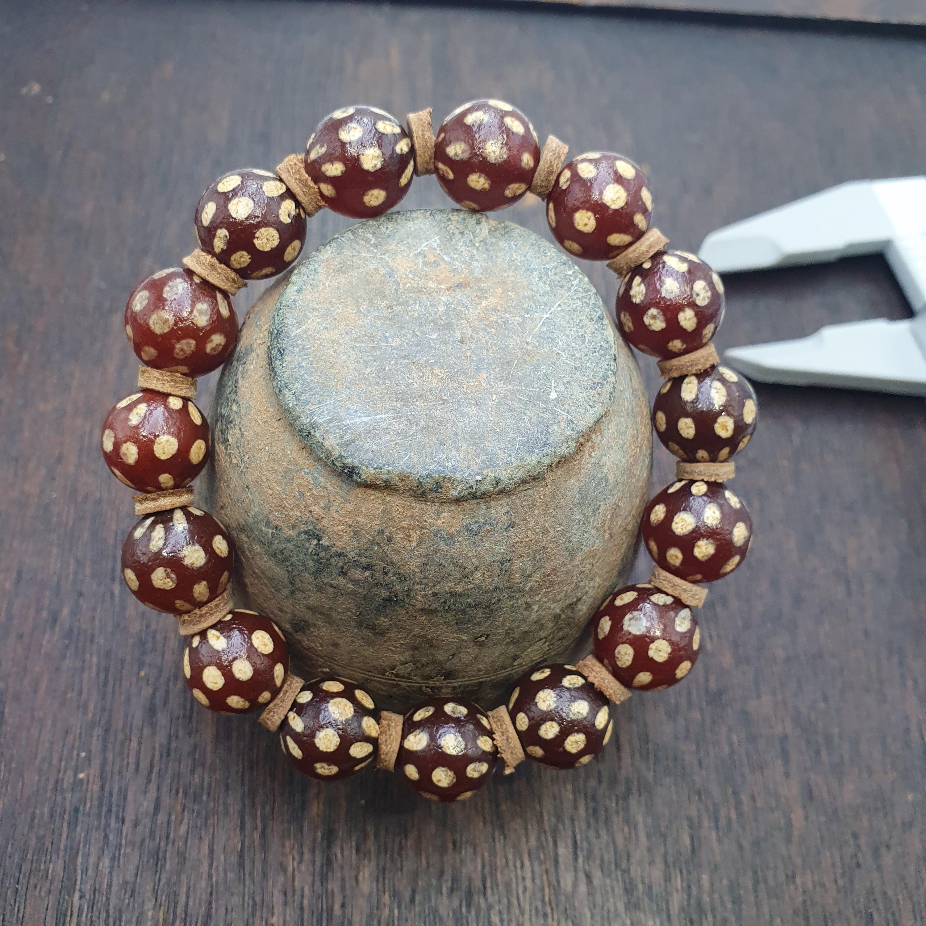Tibetan etched carnelian agate bead decorated beads dotted bracelet.