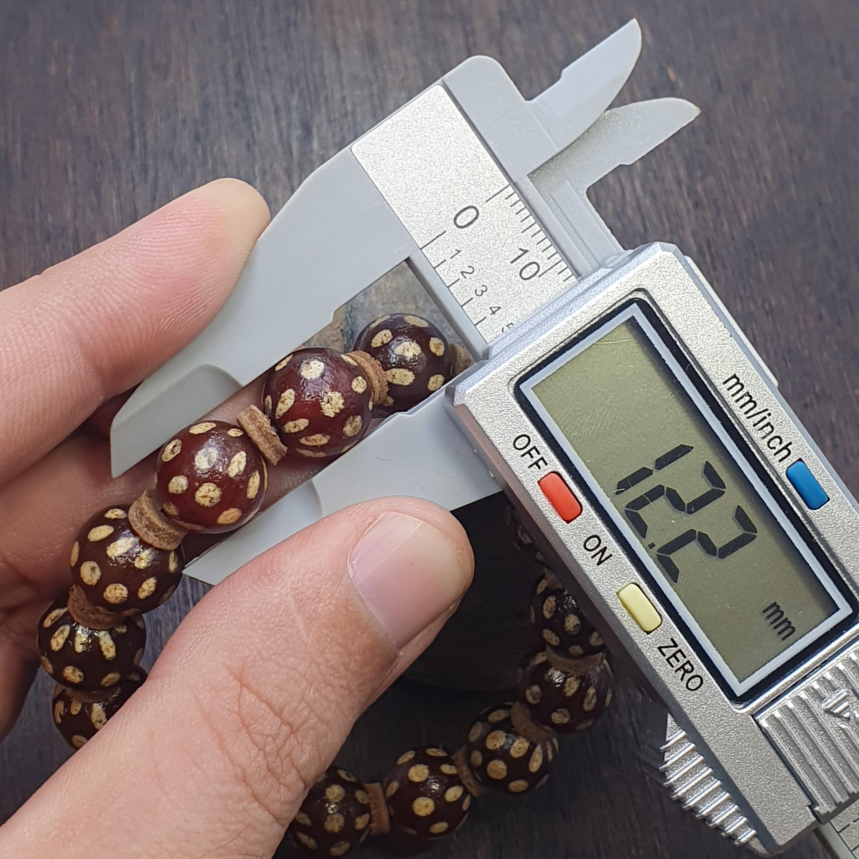 Tibetan etched carnelian agate bead decorated beads dotted bracelet.