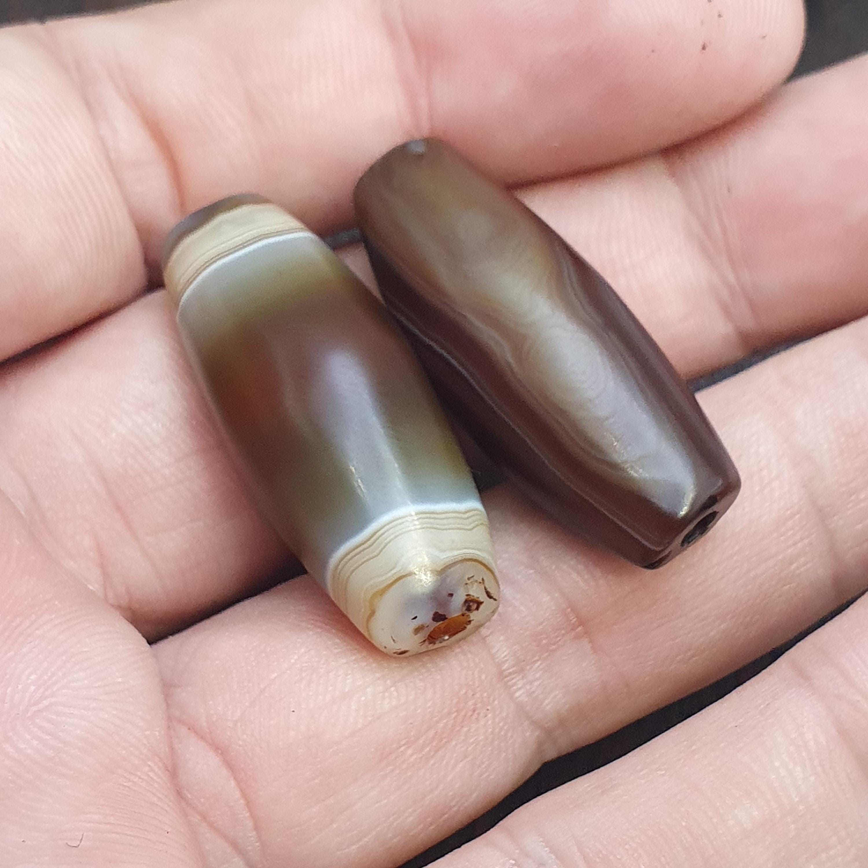 2 himalayan indo tibetan unique pattern agate beads suleimany eye agate amulet