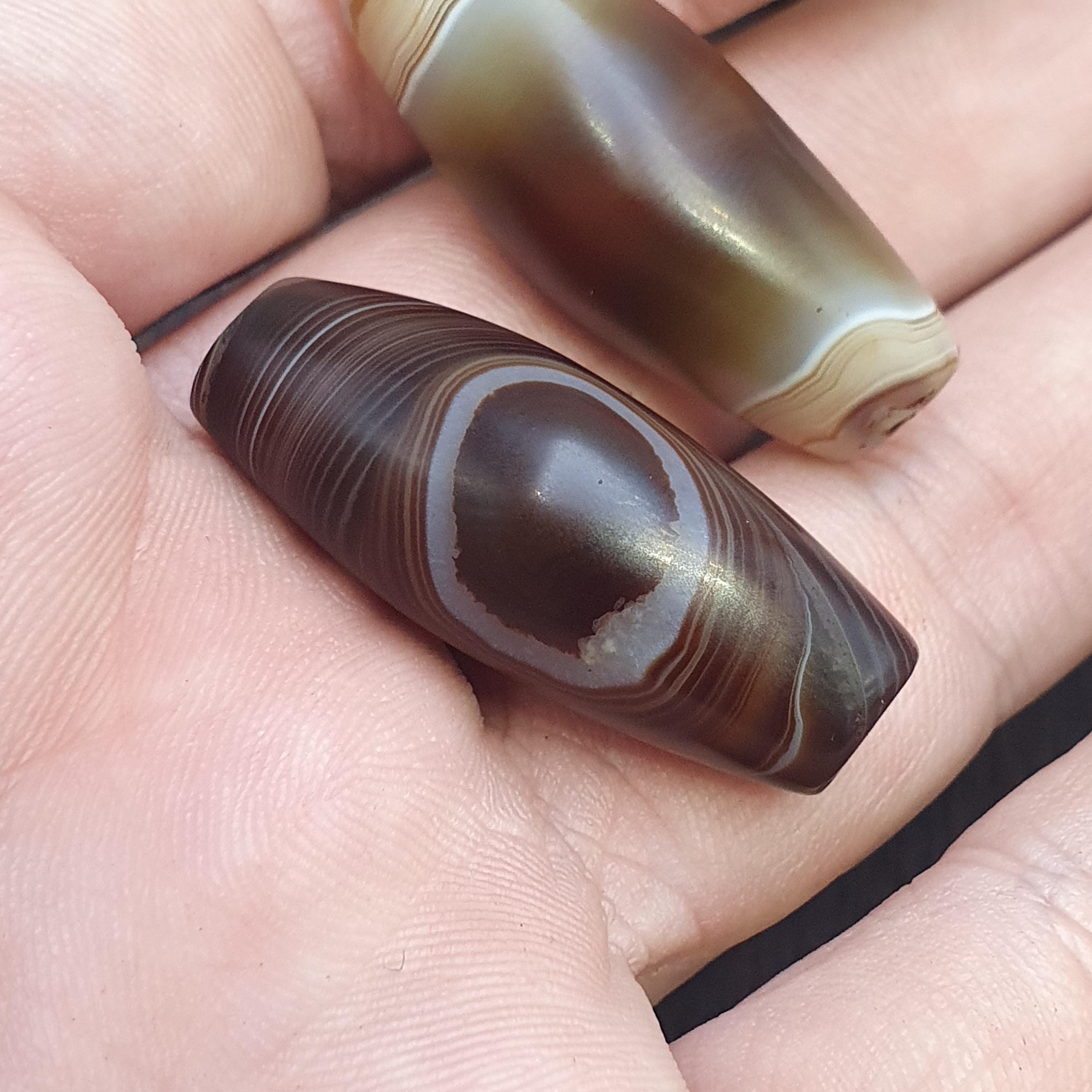 2 himalayan indo tibetan unique pattern agate beads suleimany eye agate amulet