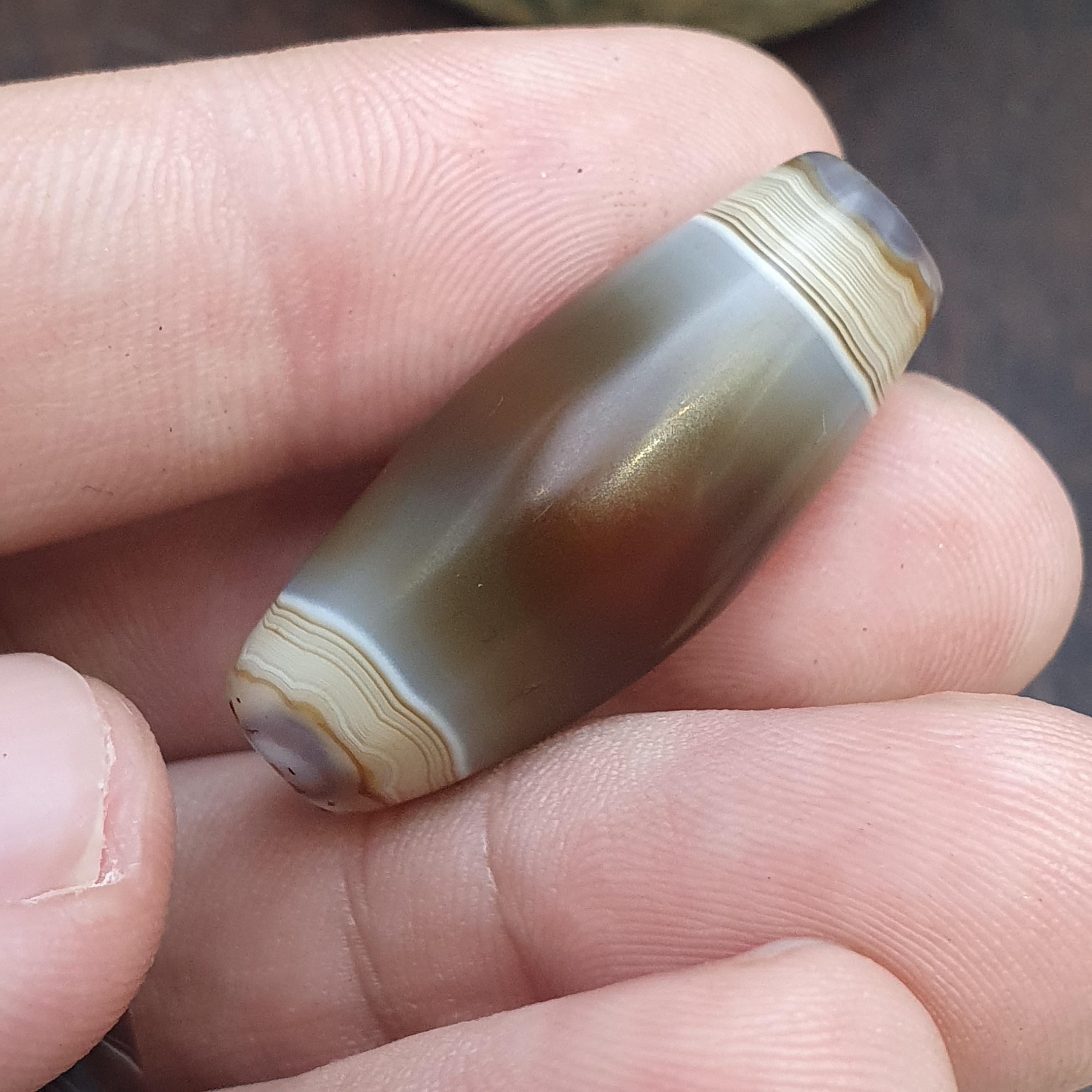 2 himalayan indo tibetan unique pattern agate beads suleimany eye agate amulet