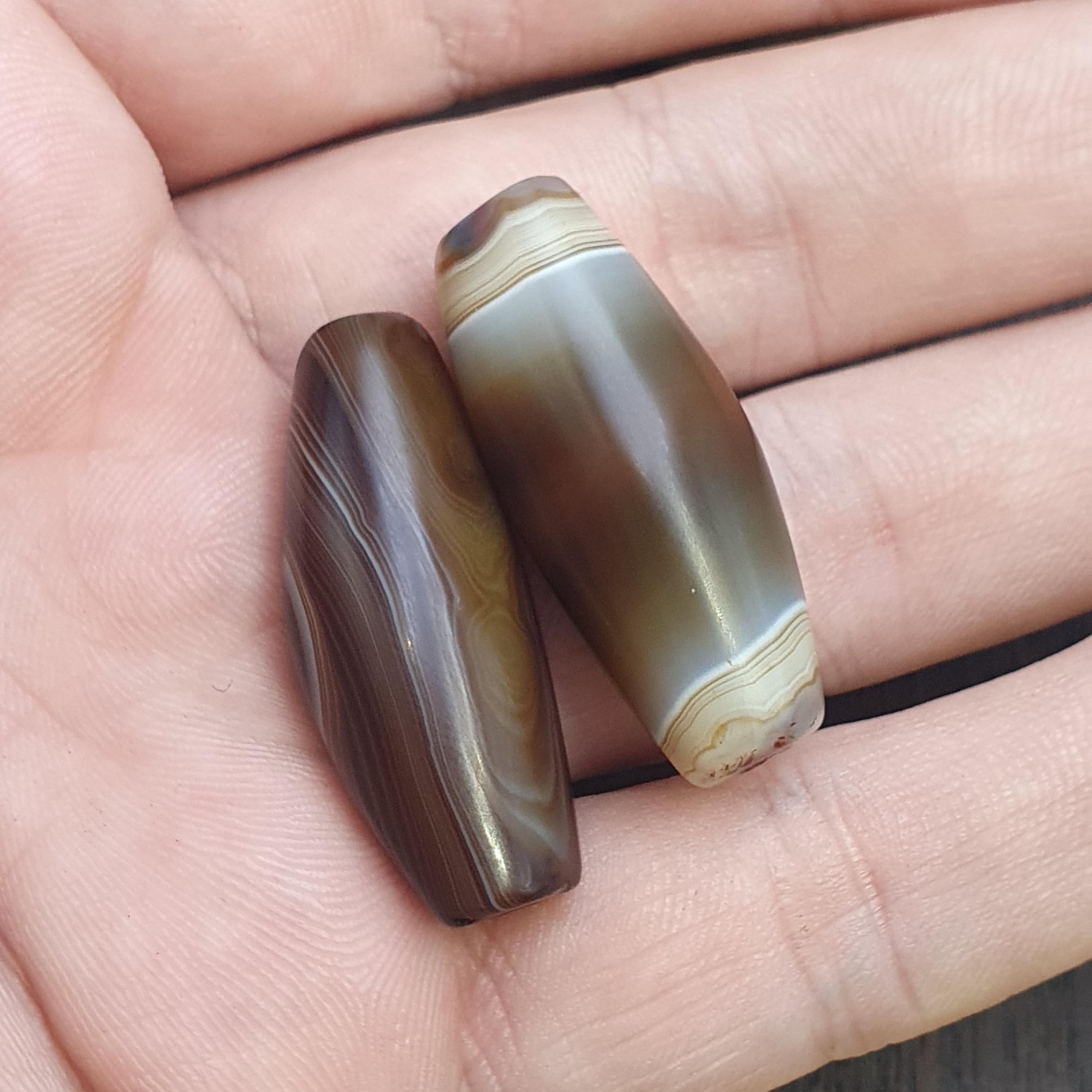 2 himalayan indo tibetan unique pattern agate beads suleimany eye agate amulet