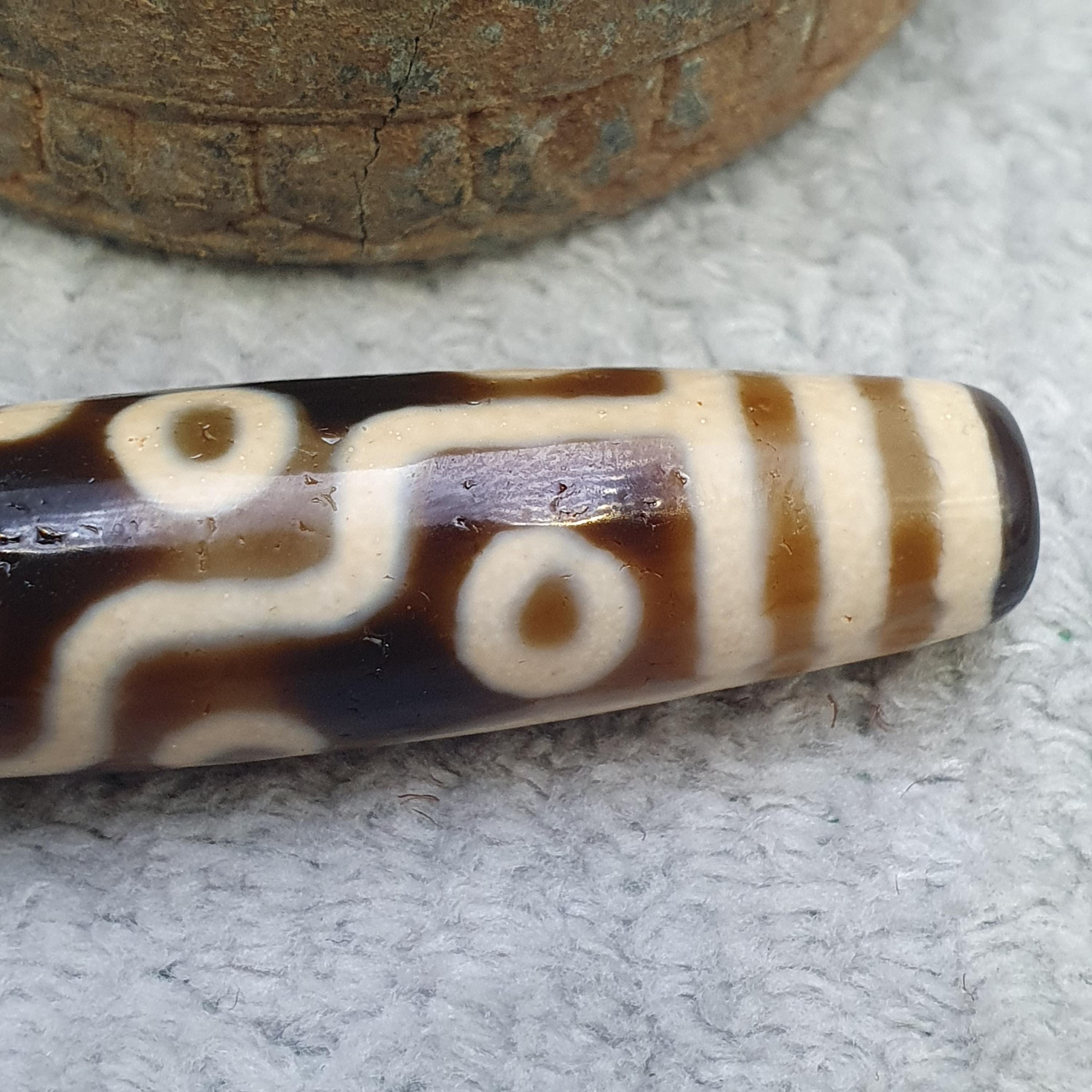 9 eyes unique pattern himalayan tibetan agate dzi bead amulet lucky charm bead
