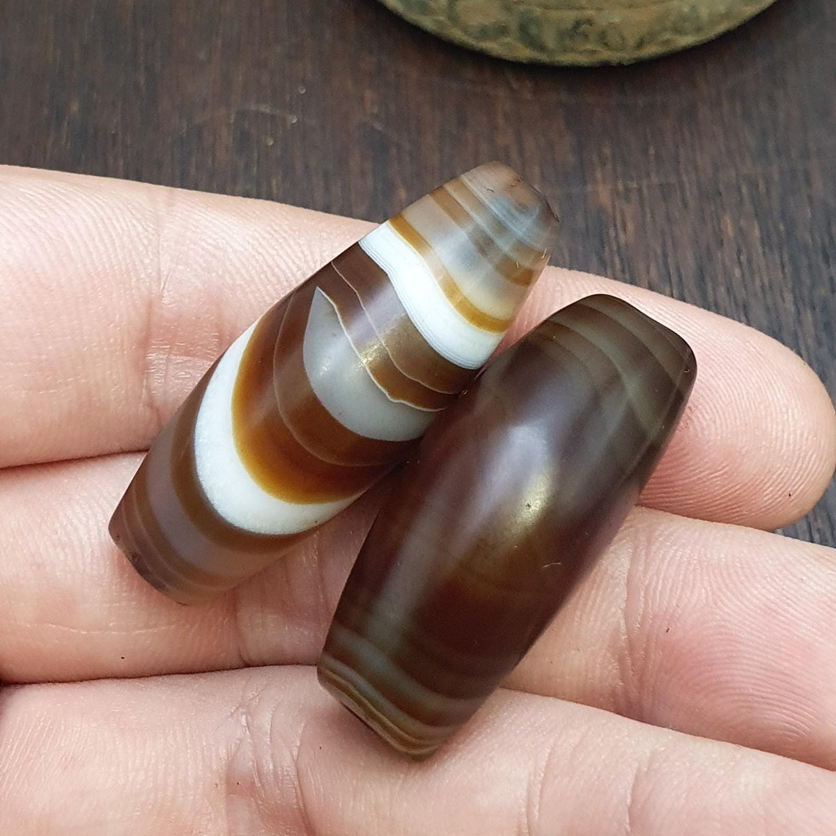 2 himalayan indo tibetan unique pattern agate beads suleimany eye agate amulet