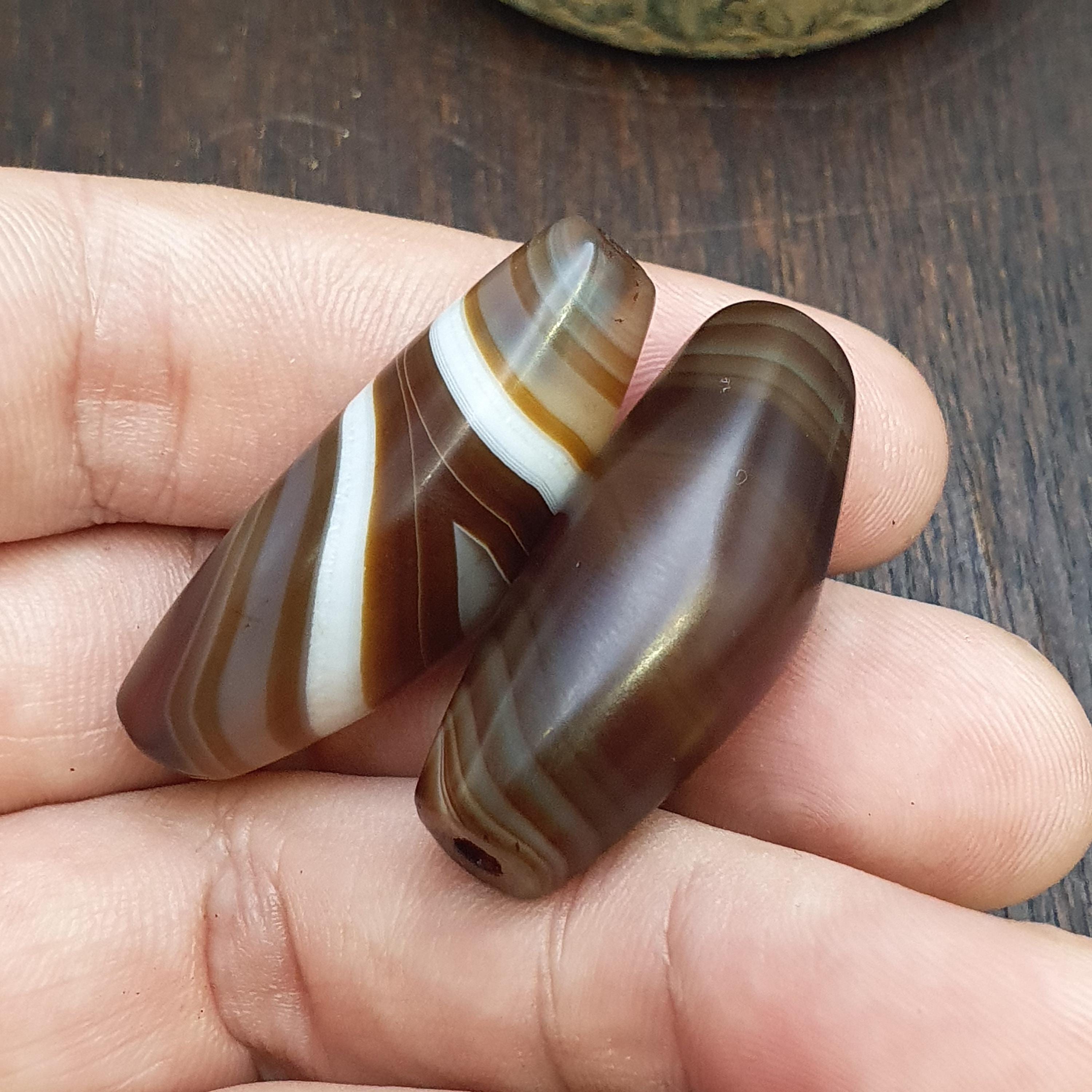 2 himalayan indo tibetan unique pattern agate beads suleimany eye agate amulet