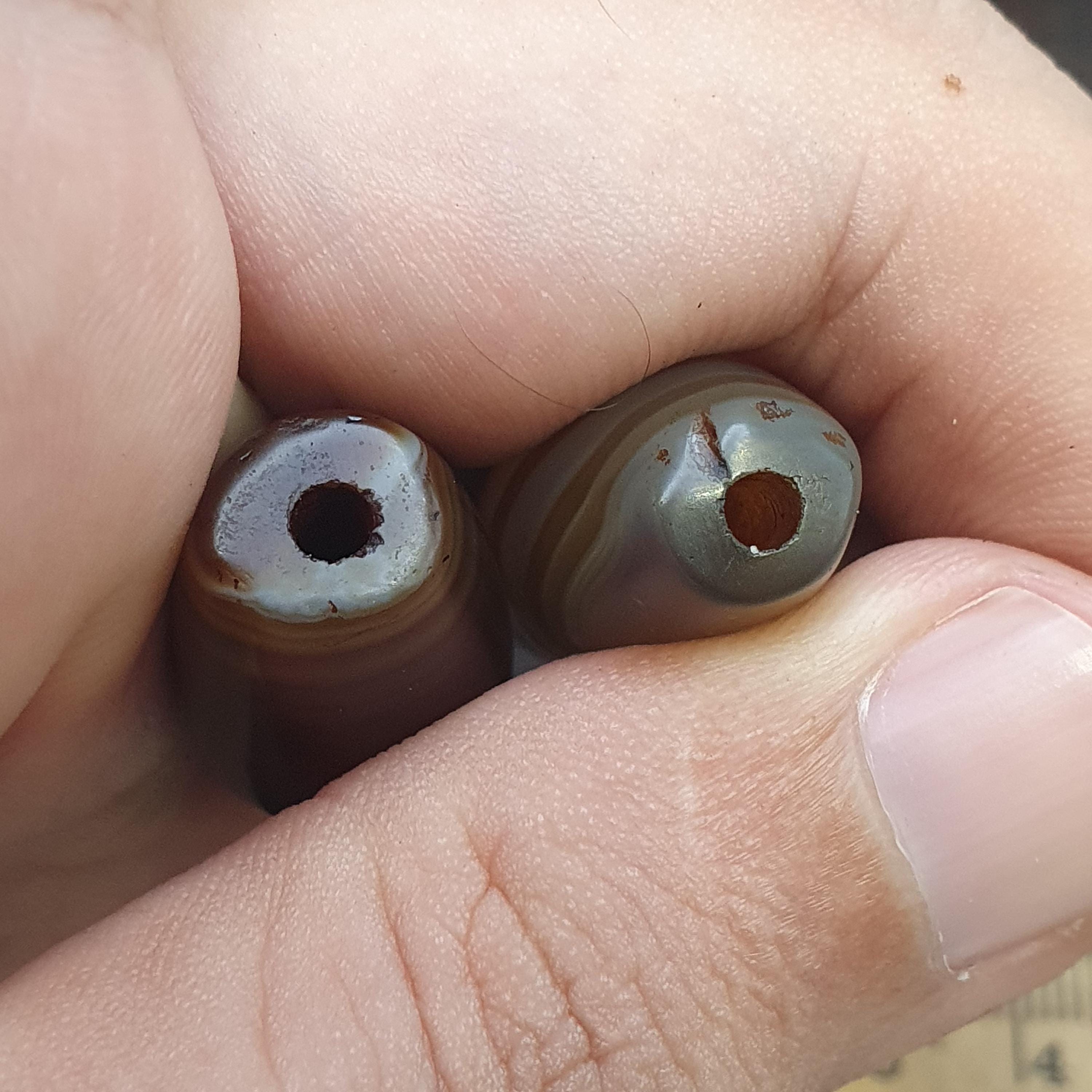 2 himalayan indo tibetan unique pattern agate beads suleimany eye agate amulet