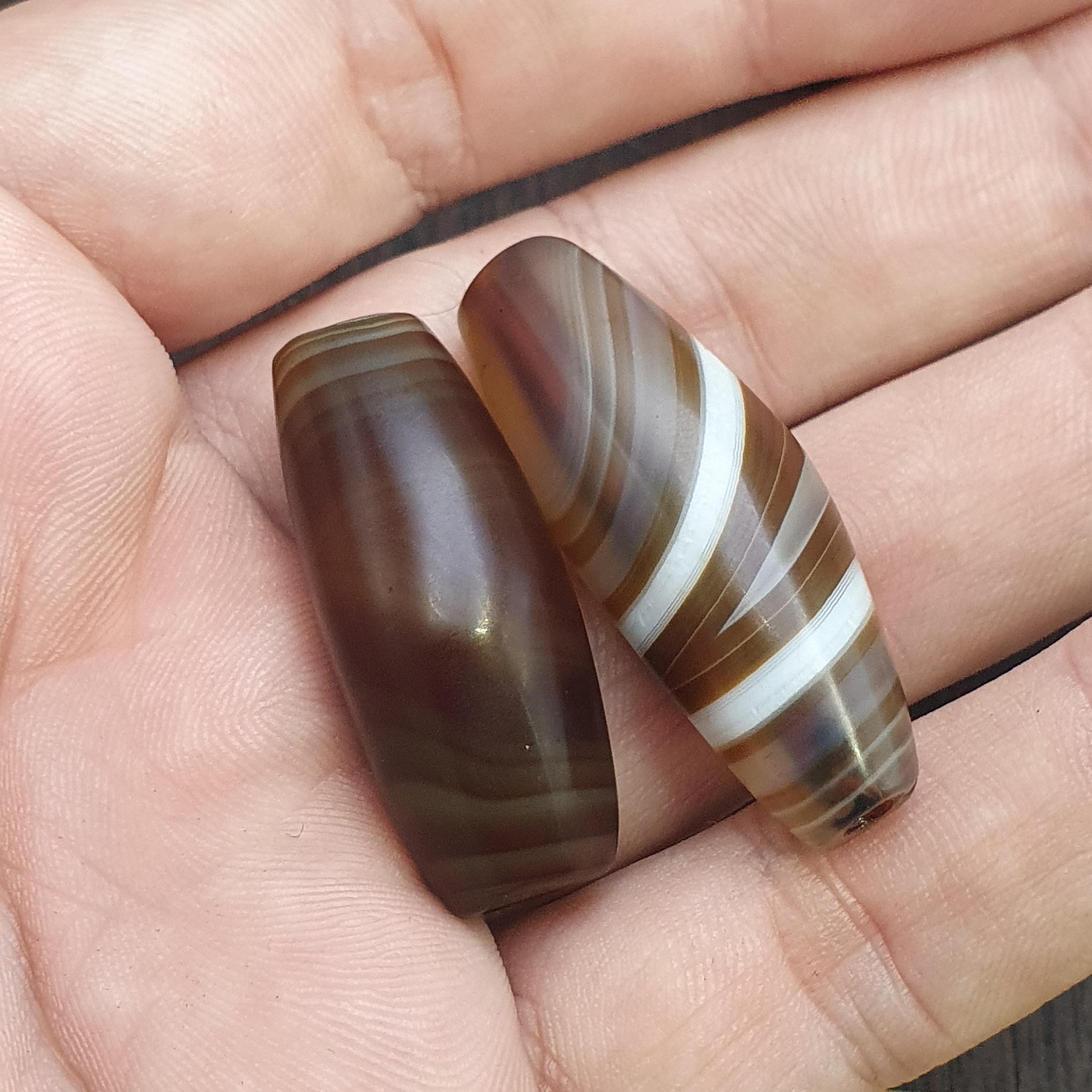 2 himalayan indo tibetan unique pattern agate beads suleimany eye agate amulet