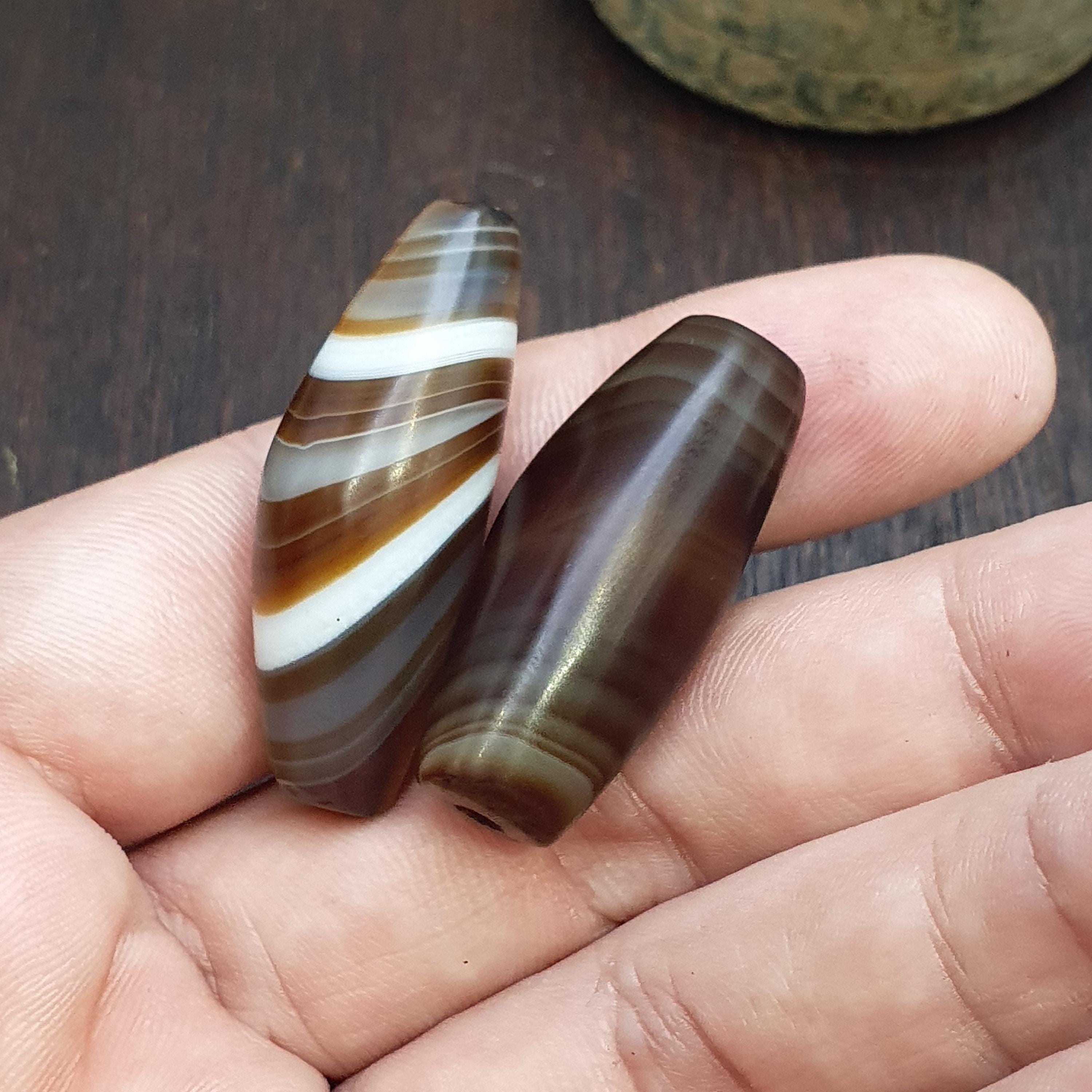 2 himalayan indo tibetan unique pattern agate beads suleimany eye agate amulet
