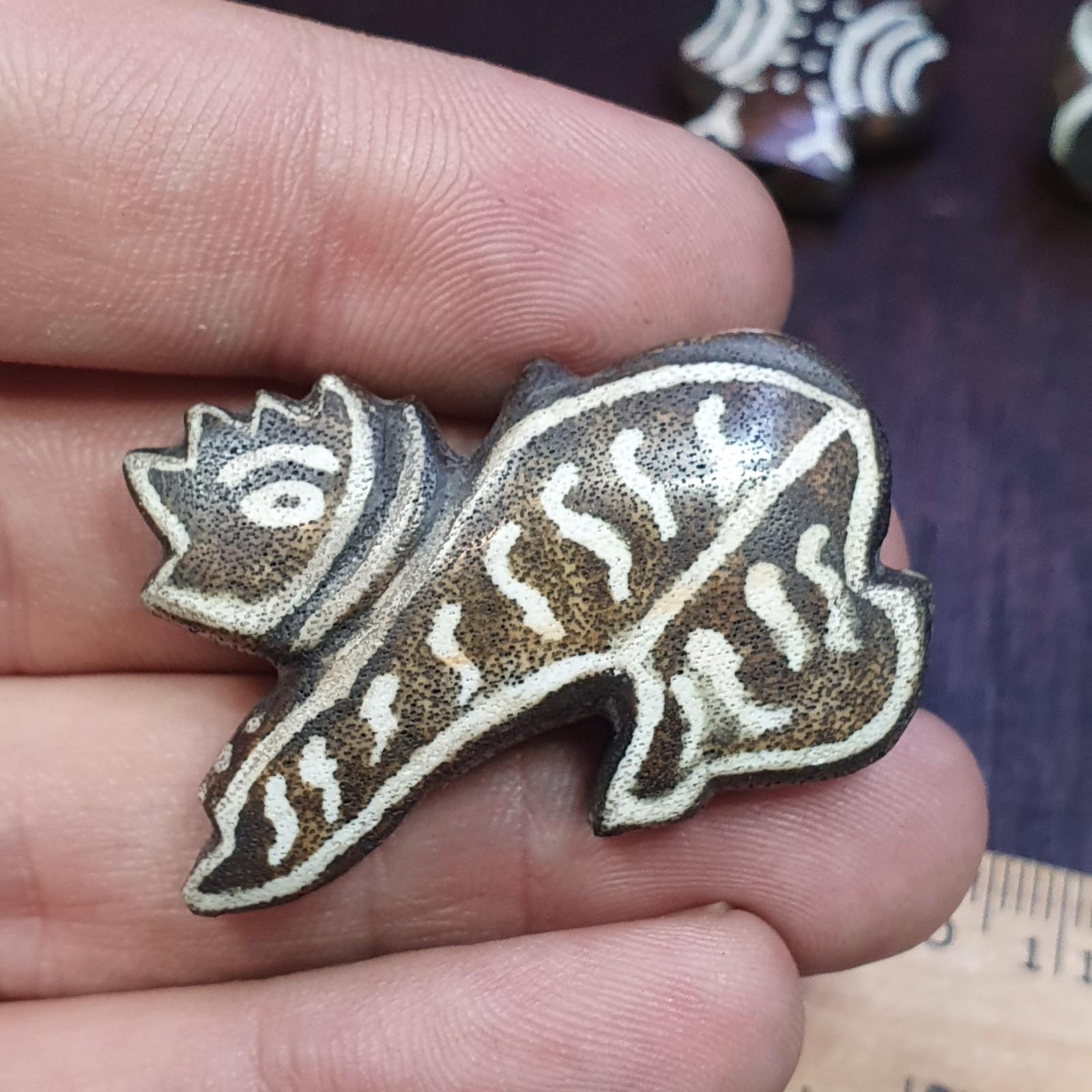 Lot 6 south asian burmese old pyu pumtek animal figurine stone beads pendants