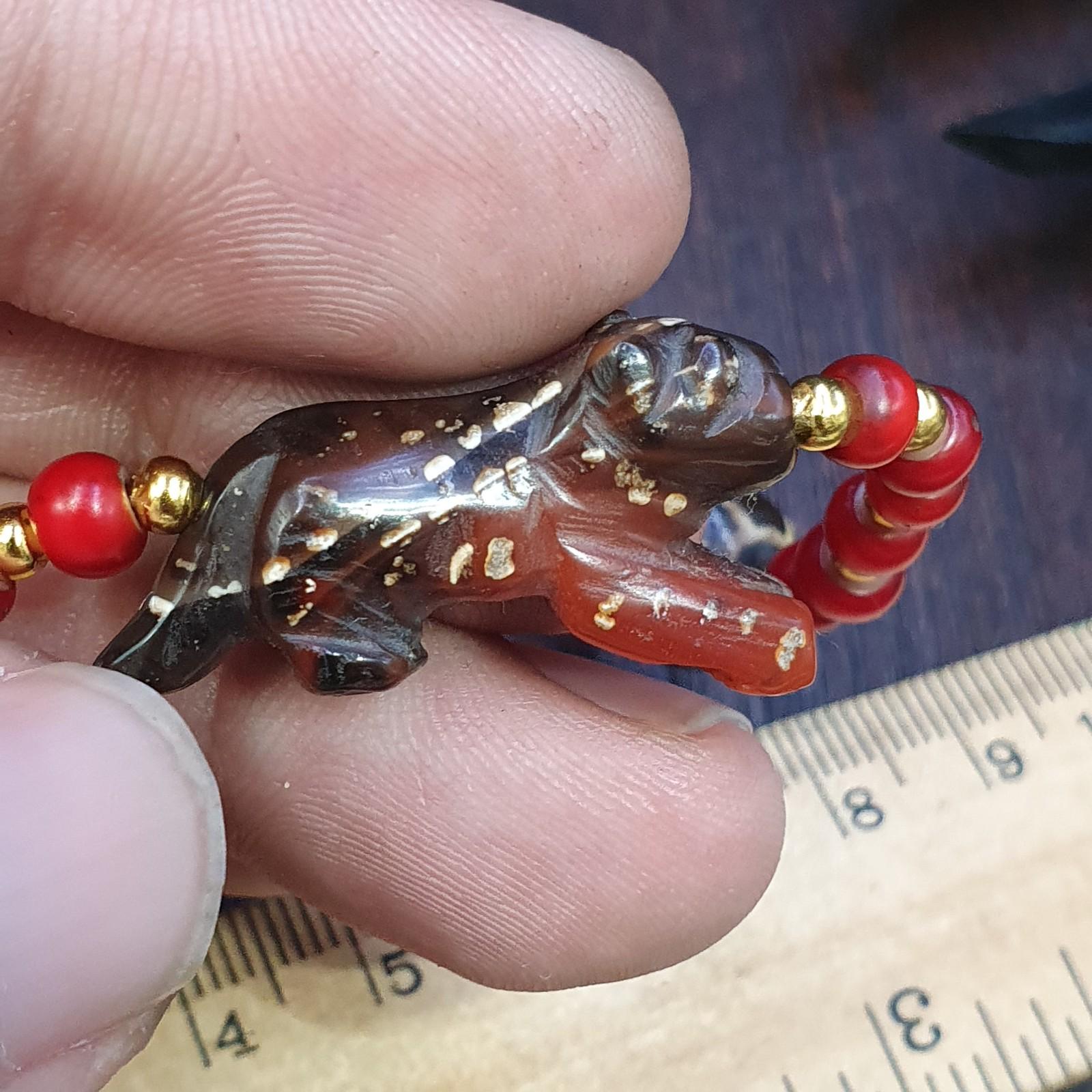 Antique tibetan agate animal figurine ventian whteheart  pumtek beaded bracelet