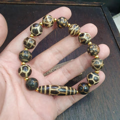 Antique south asian burmese pumtek pyu dzi pattern beads bracelet