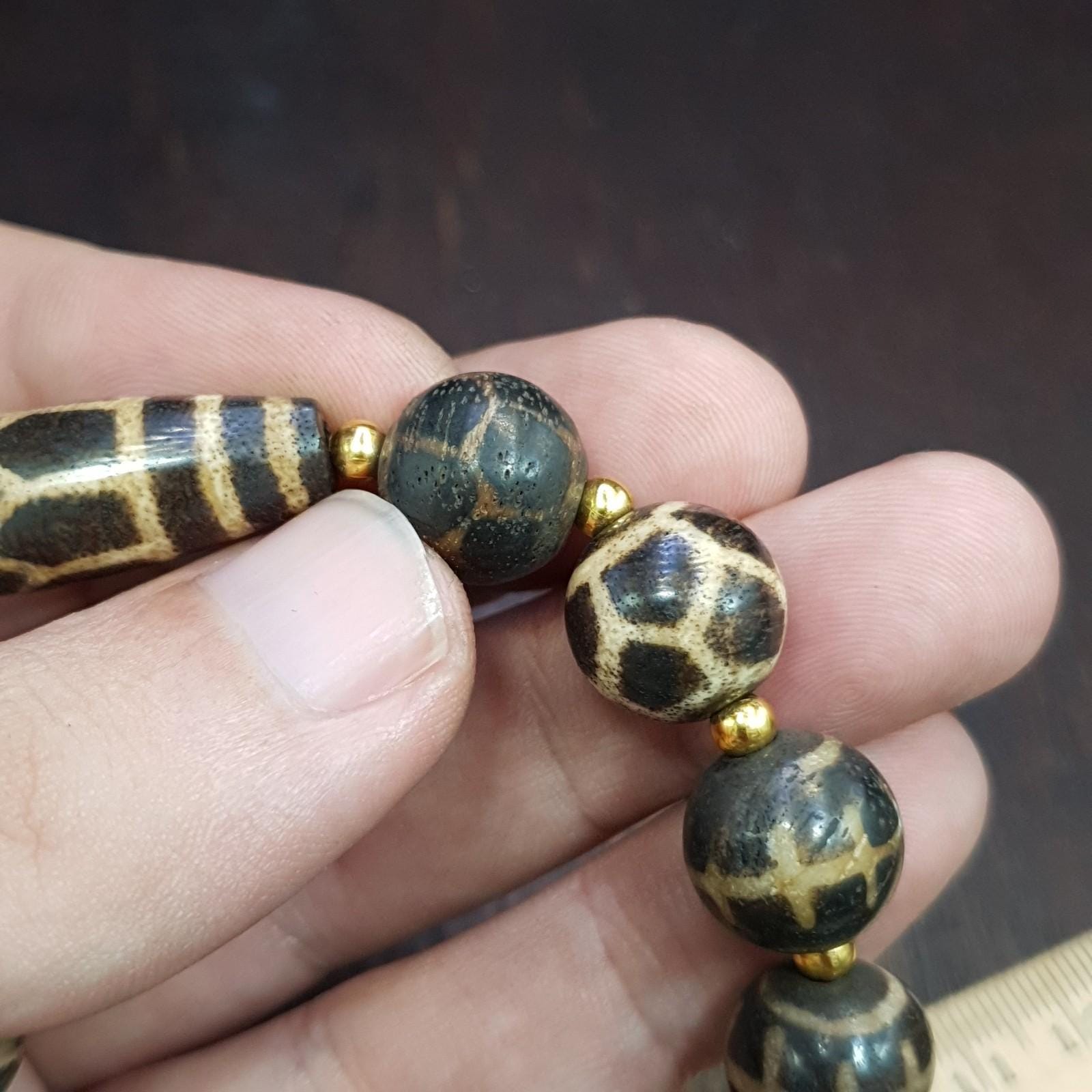 Antique south asian burmese pumtek pyu dzi pattern beads bracelet