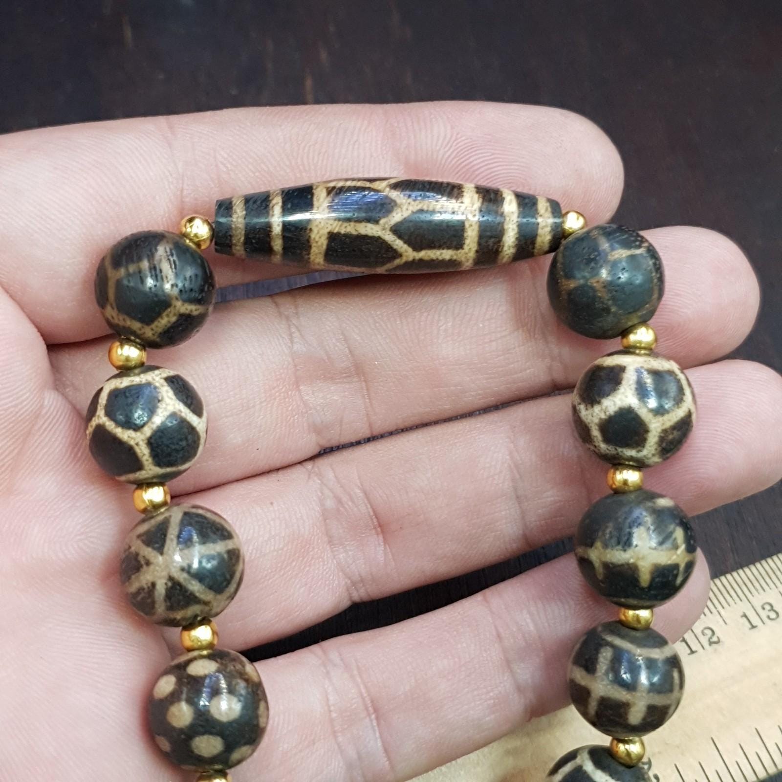 Antique south asian burmese pumtek pyu dzi pattern beads bracelet