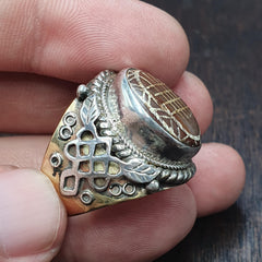 Antique tibetan etched agate center stone silver inlay gold plated brass ring