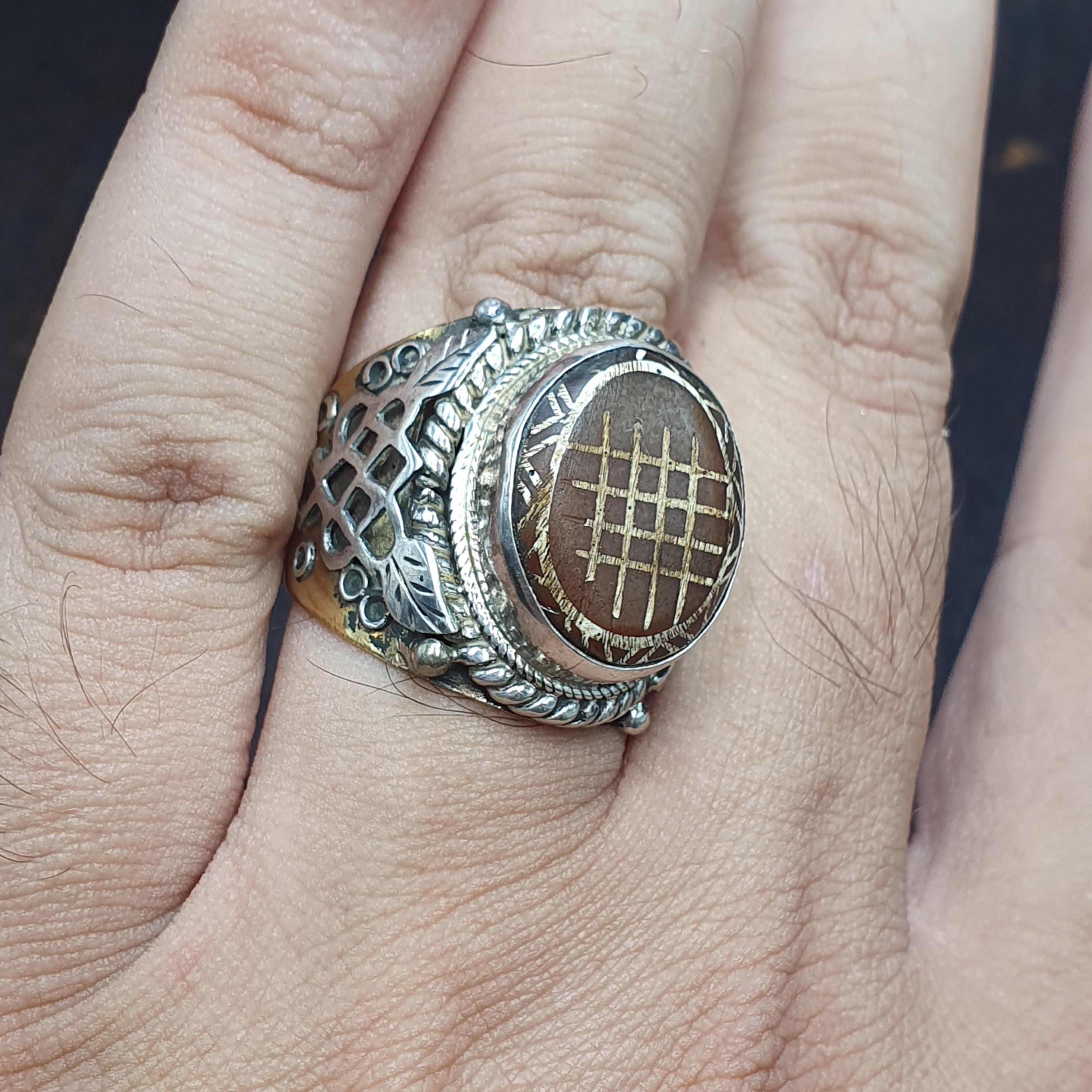Antique tibetan etched agate center stone silver inlay gold plated brass ring