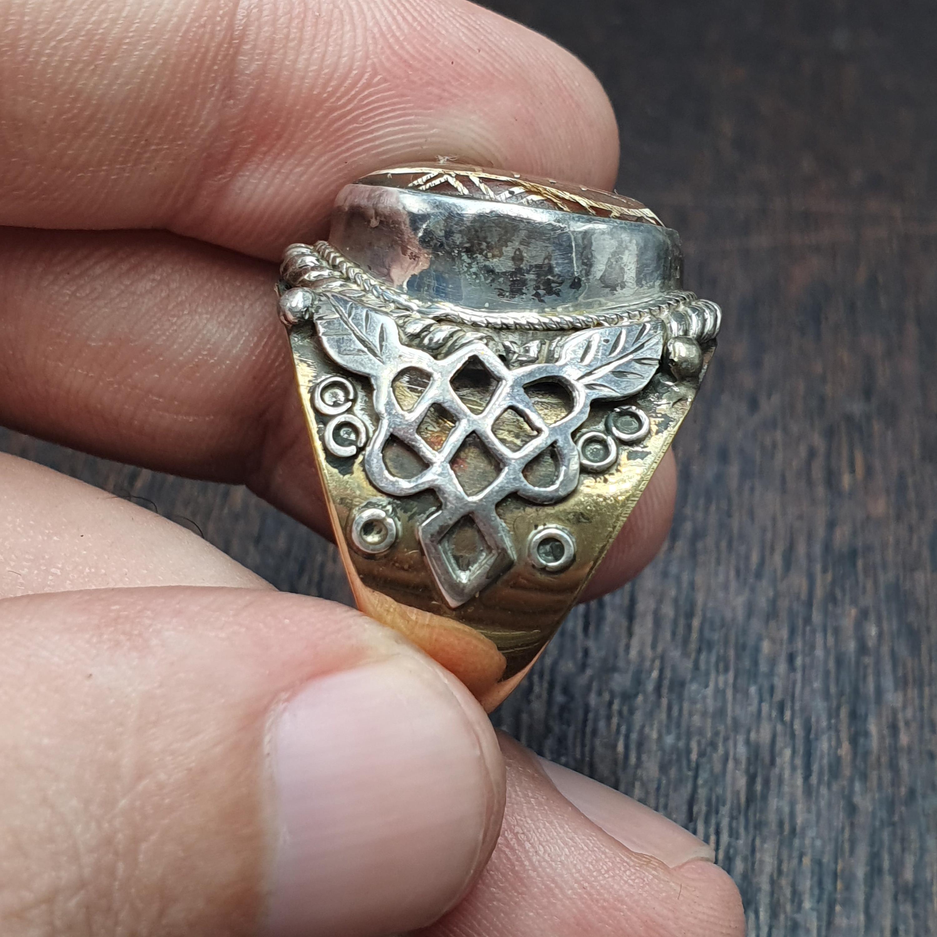 Antique tibetan etched agate center stone silver inlay gold plated brass ring