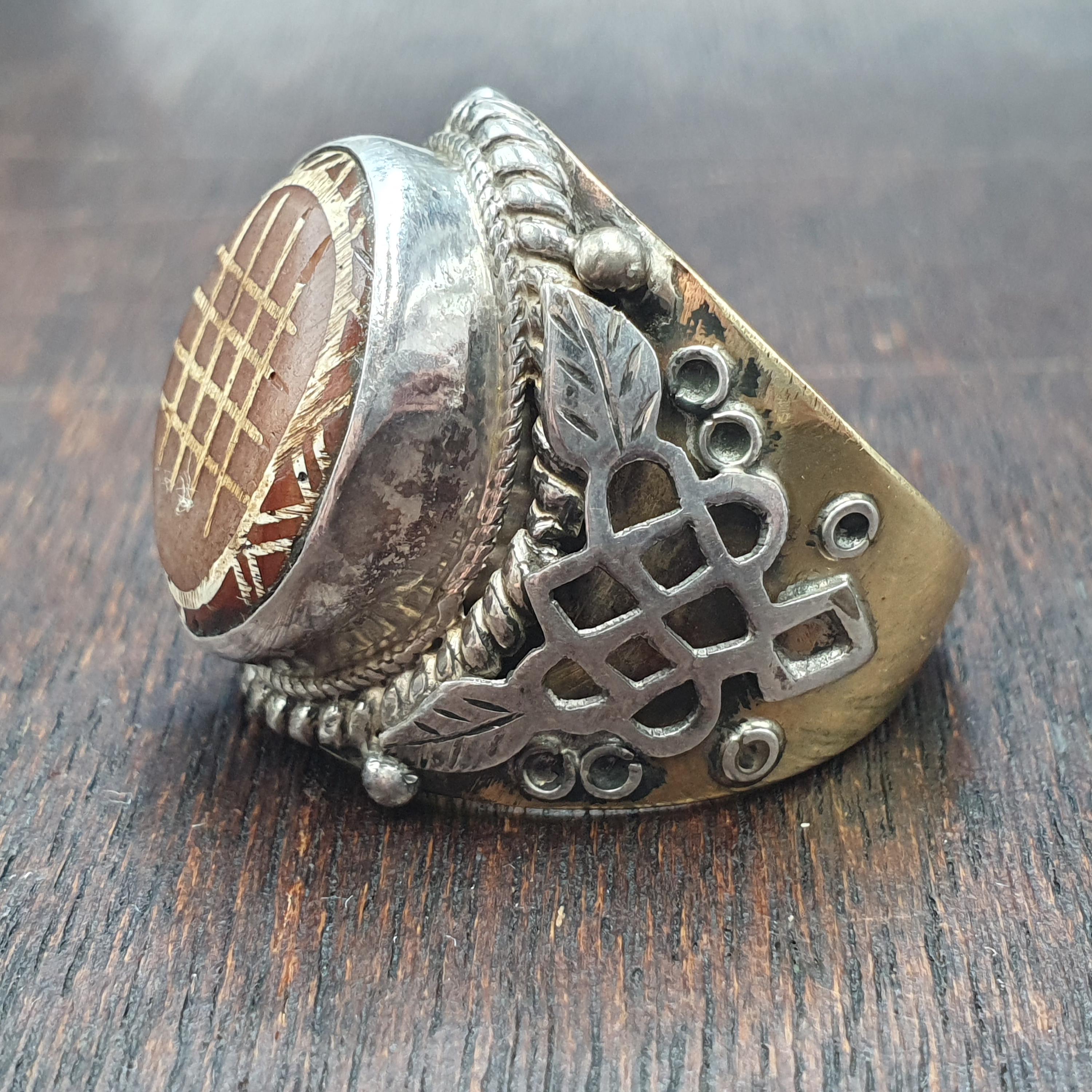 Antique tibetan etched agate center stone silver inlay gold plated brass ring