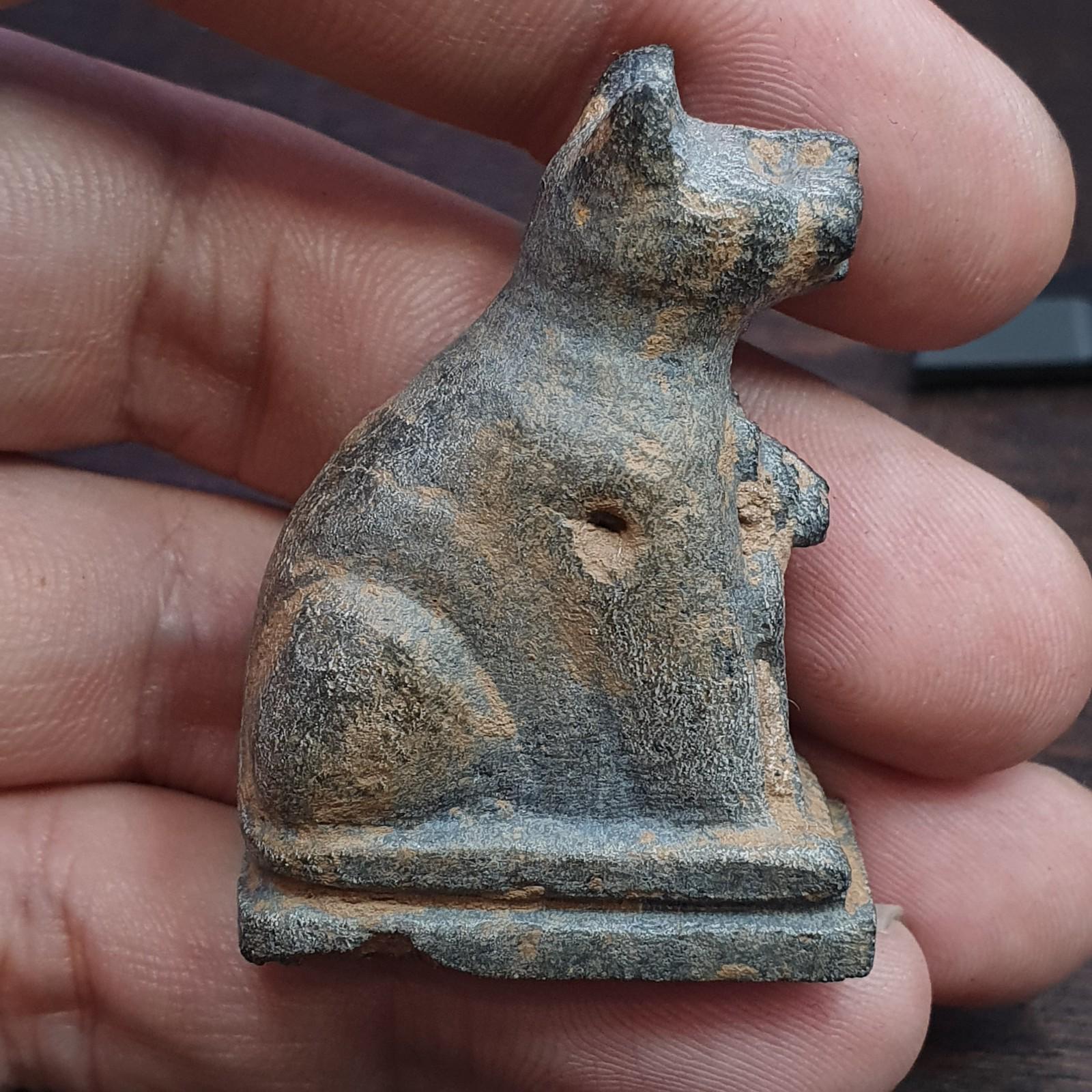 Antique stone animal figurine mysterious cats animals bead amulet