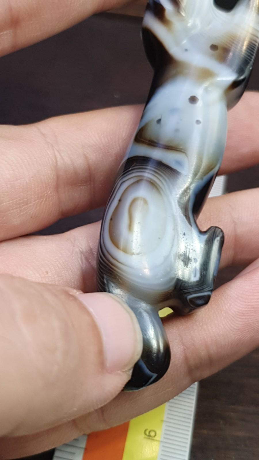 Antique tibetan agate animal figurine lion figure agate bead amulet