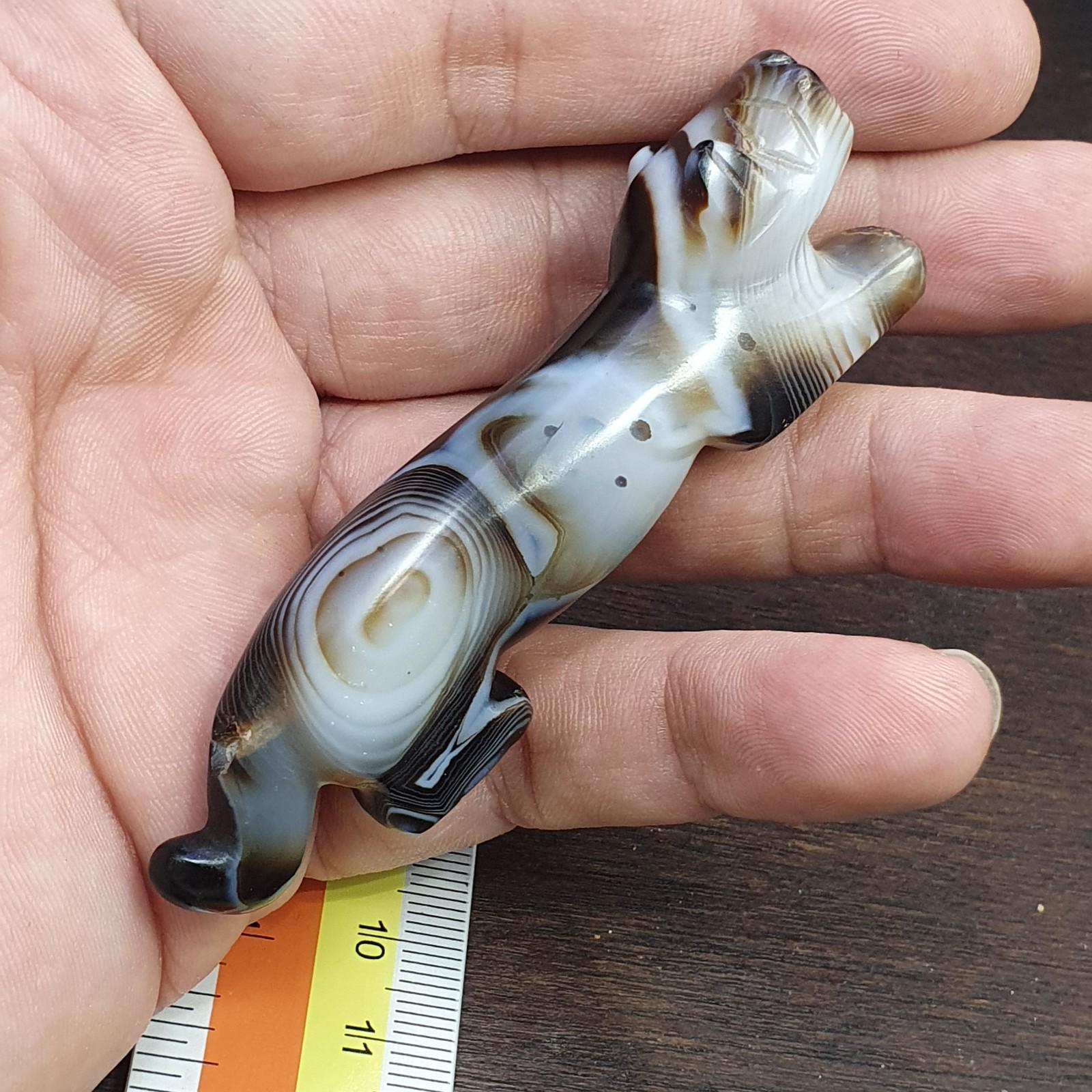 Antique tibetan agate animal figurine lion figure agate bead amulet