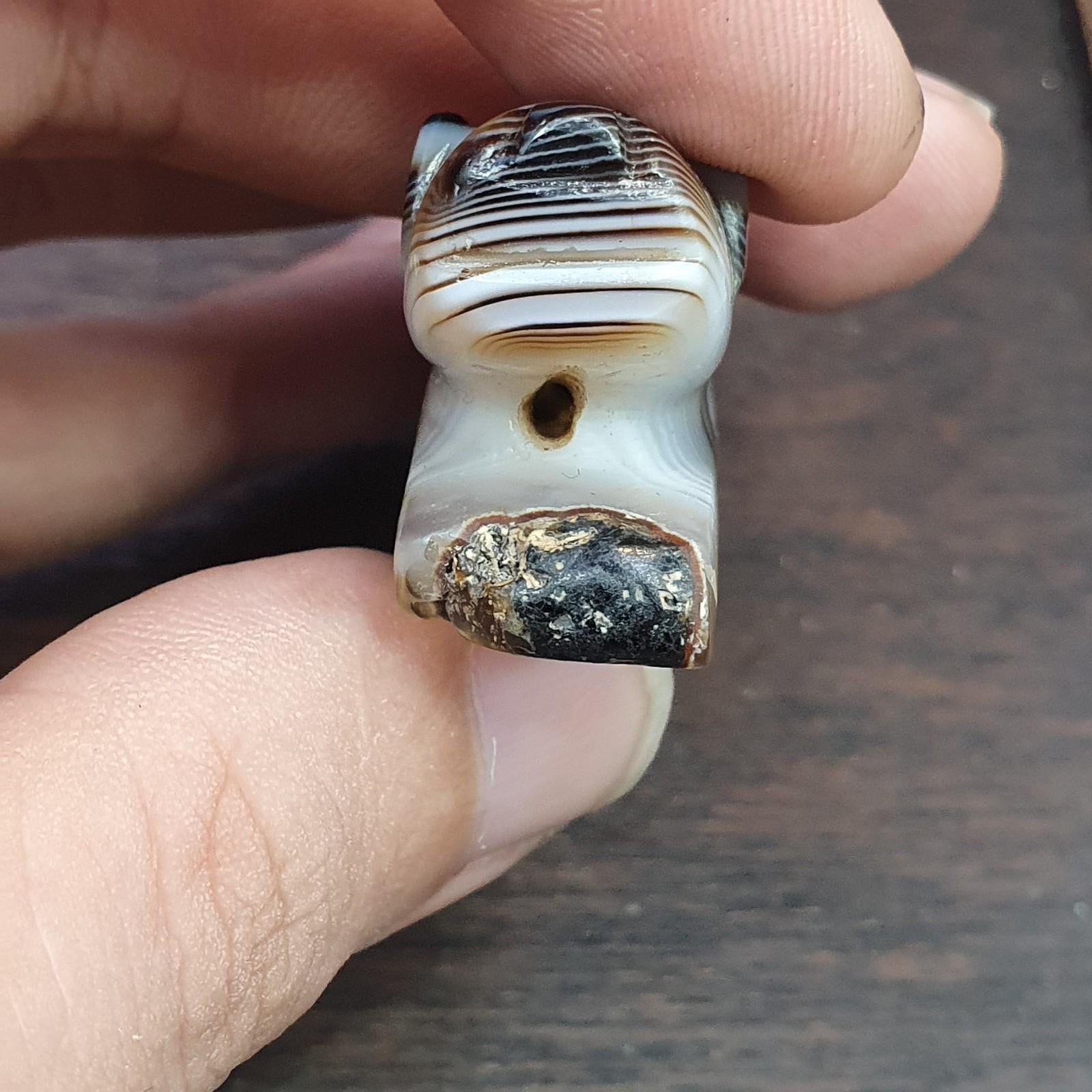 Antique tibetan agate animal figurine lion figure agate bead amulet