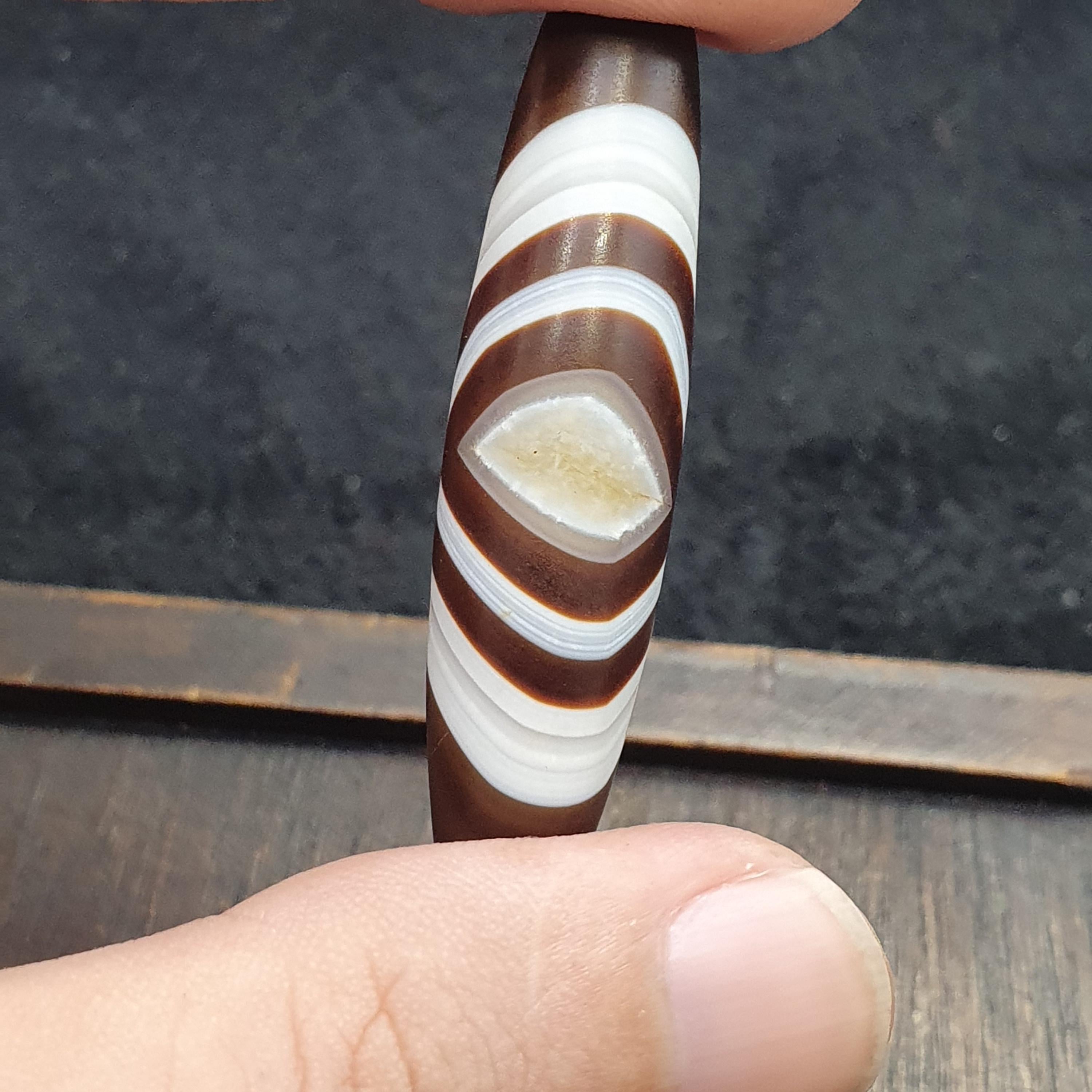 Himalayan tibetan agate suleimani bead natural crystal eye pattern agate