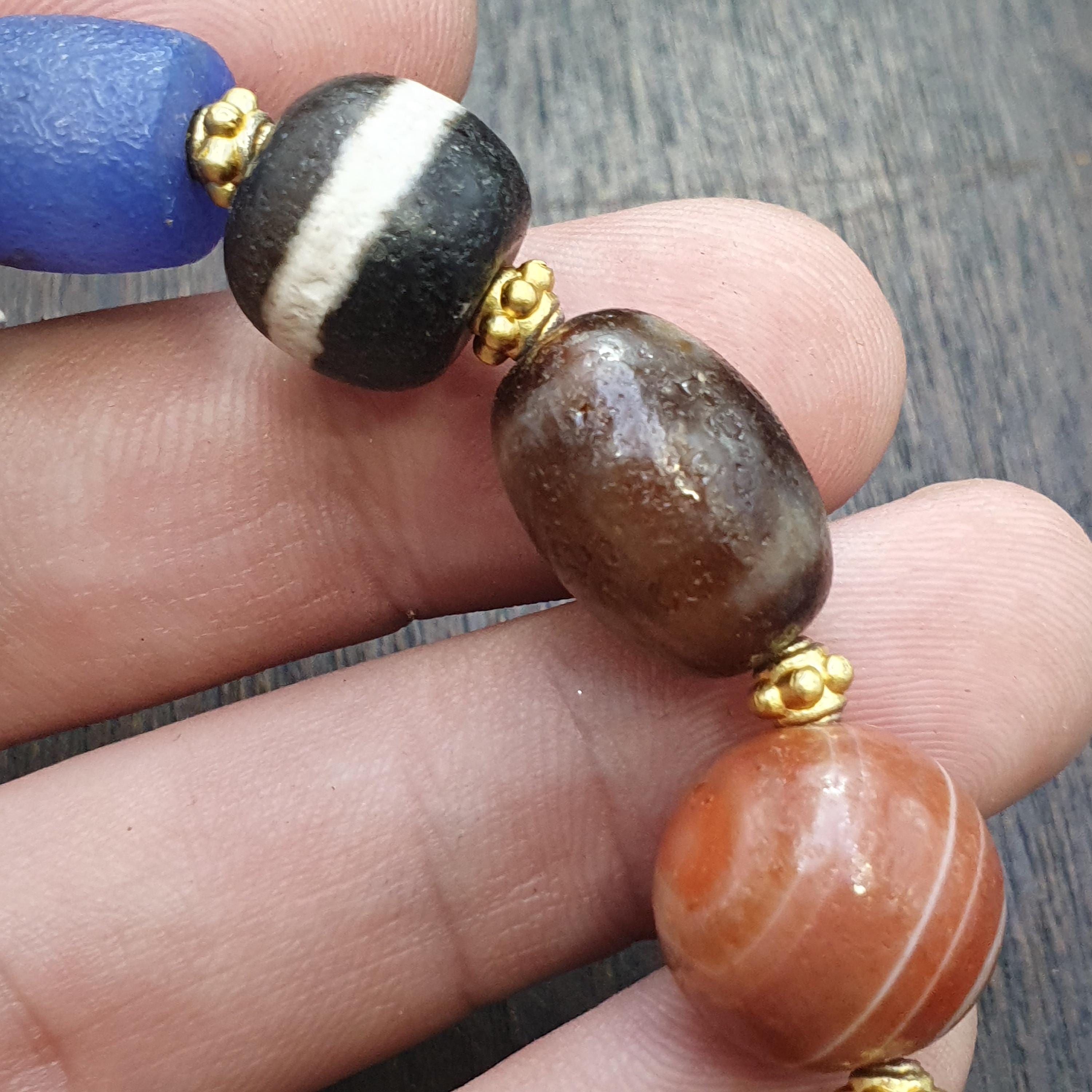 Tibetan Dzi Agate Bead Bracelet – Nepalese Spiritual Motifs