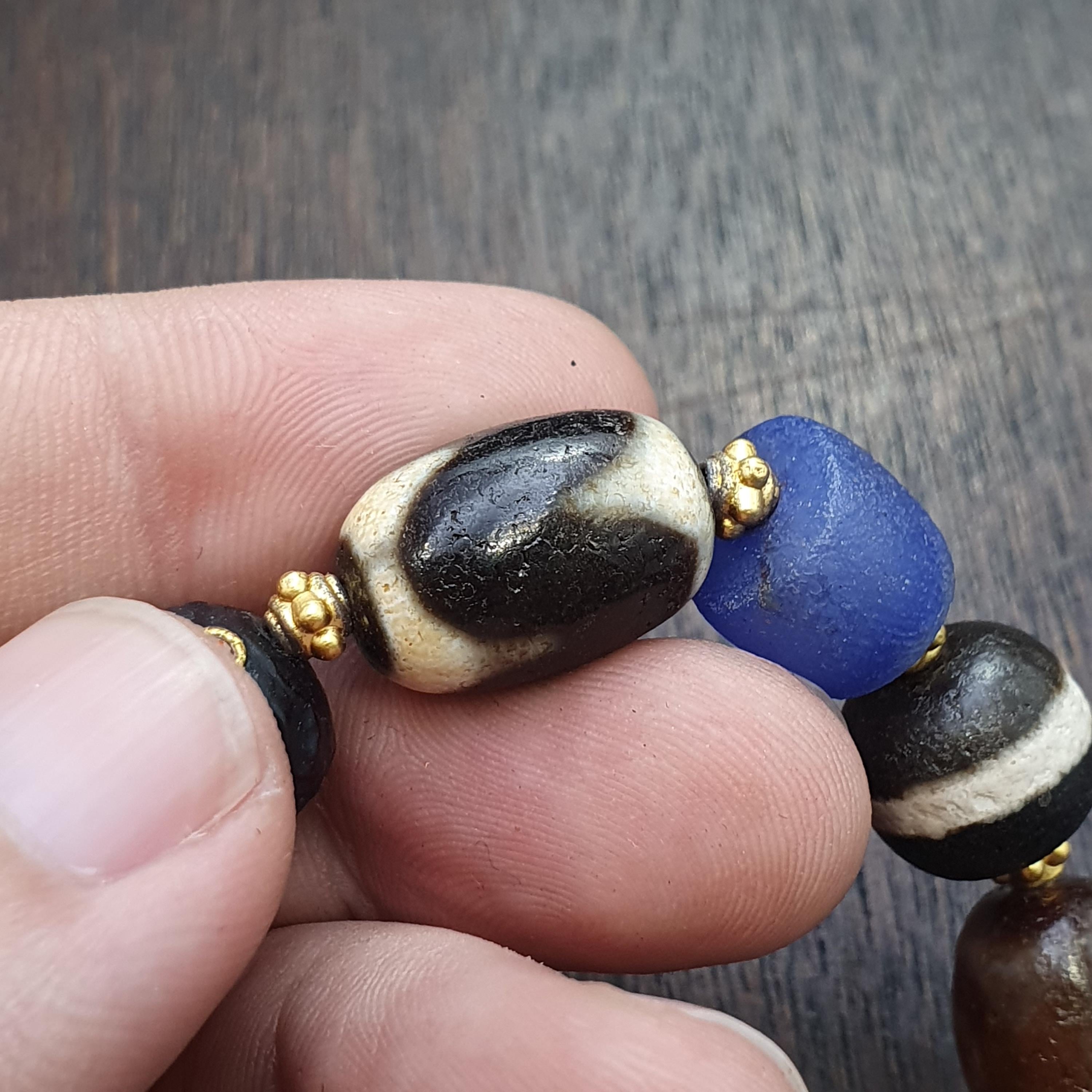 Tibetan Dzi Agate Bead Bracelet – Nepalese Spiritual Motifs