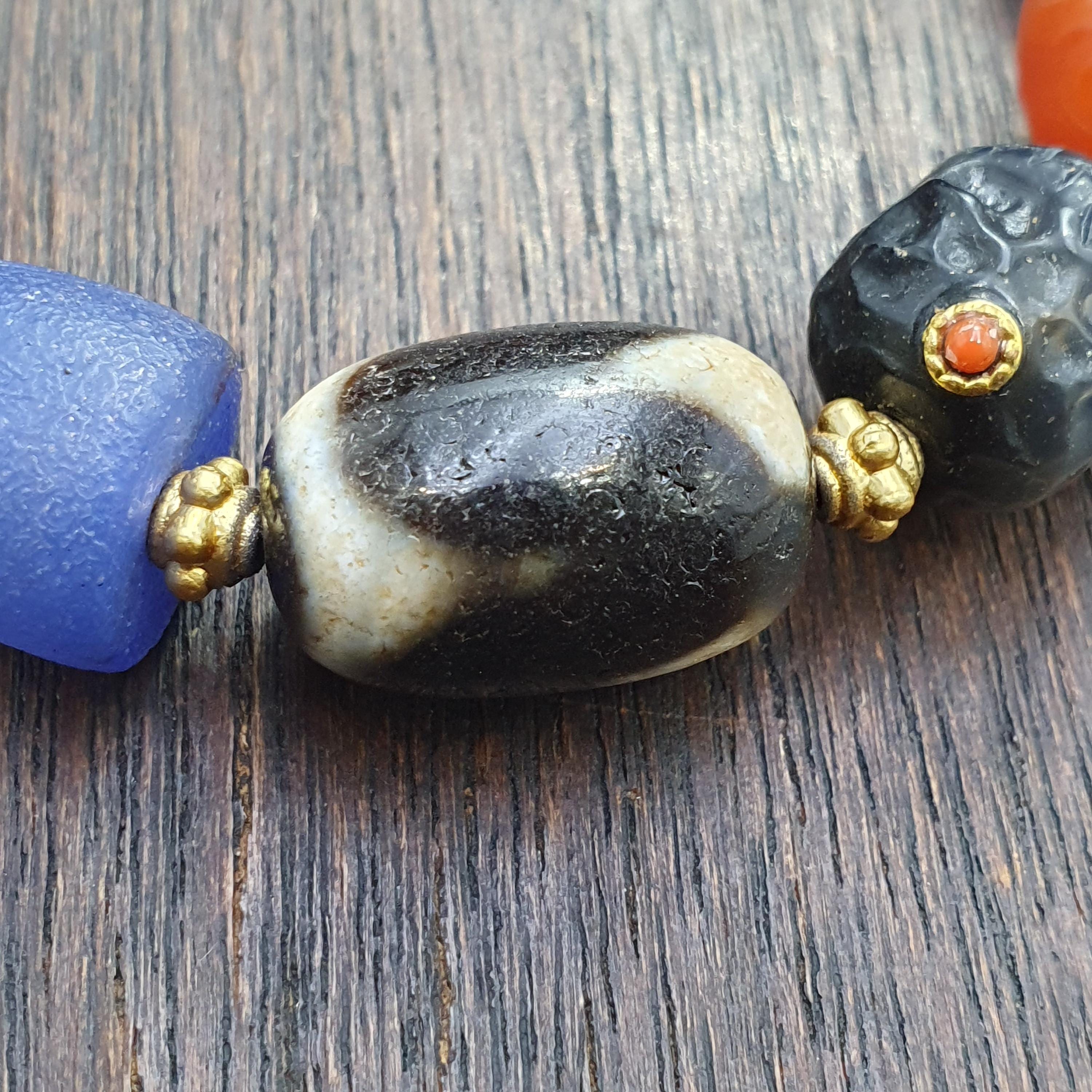 Tibetan Dzi Agate Bead Bracelet – Nepalese Spiritual Motifs