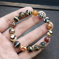 Tibetan dzi beads agate - protective symbols - spiritual beads bracelet