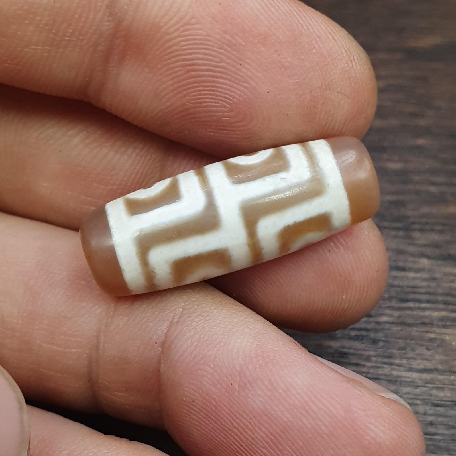 4 eyes old himalayan indo tibetan pinkish agate dzi bead rare pattern