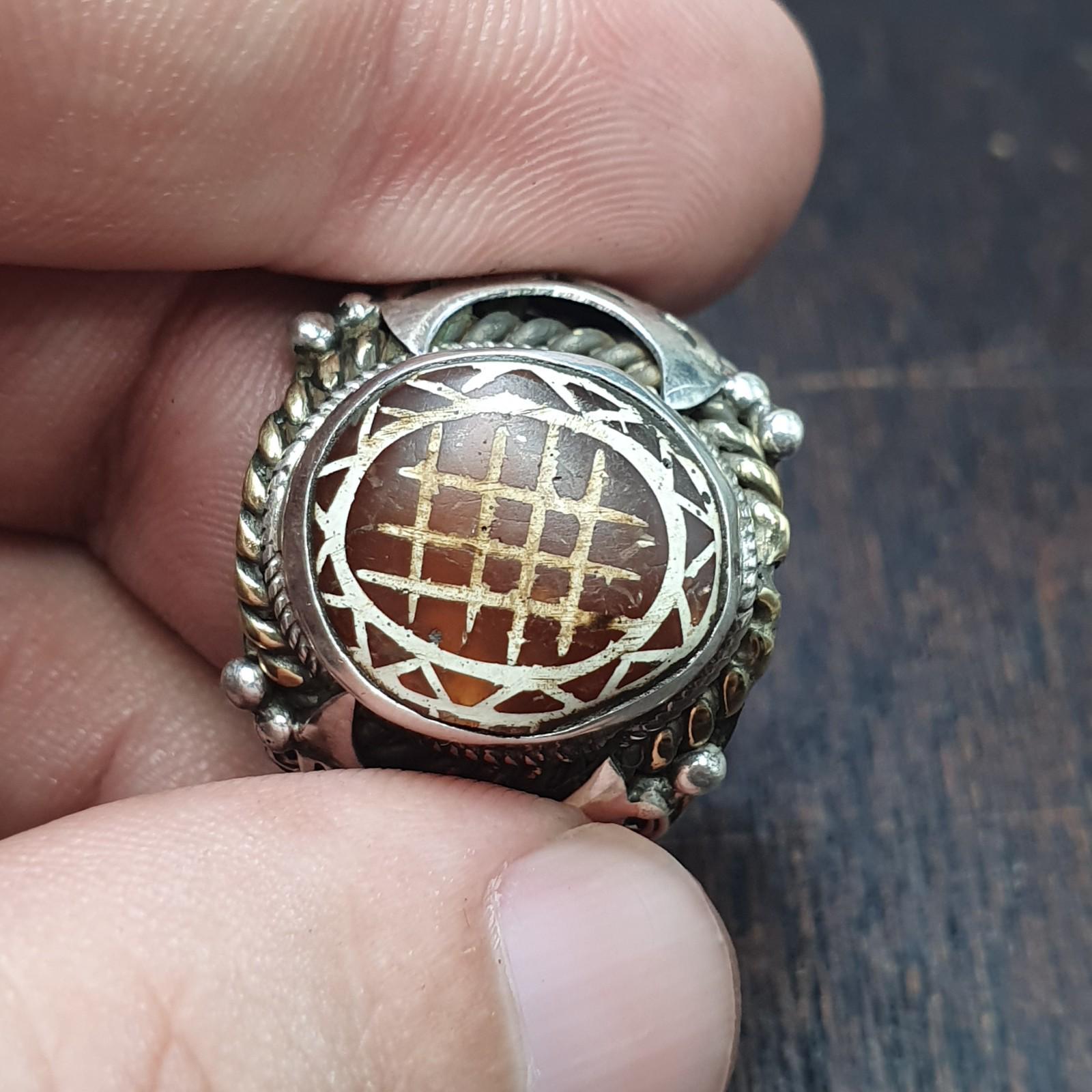 Antique tibetan etched agate carnelian stone silver inlay gold plated brass ring