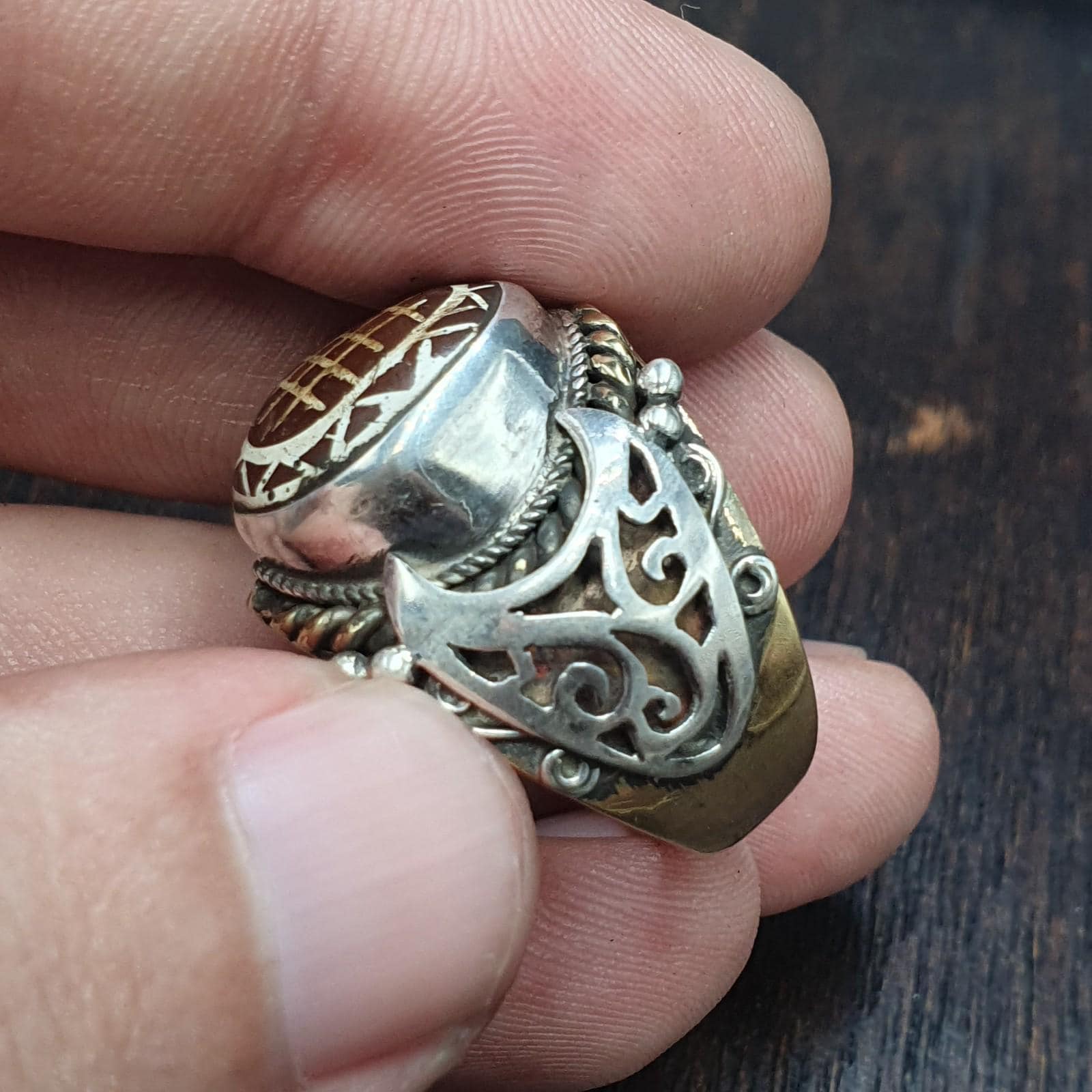 Antique tibetan etched agate carnelian stone silver inlay gold plated brass ring