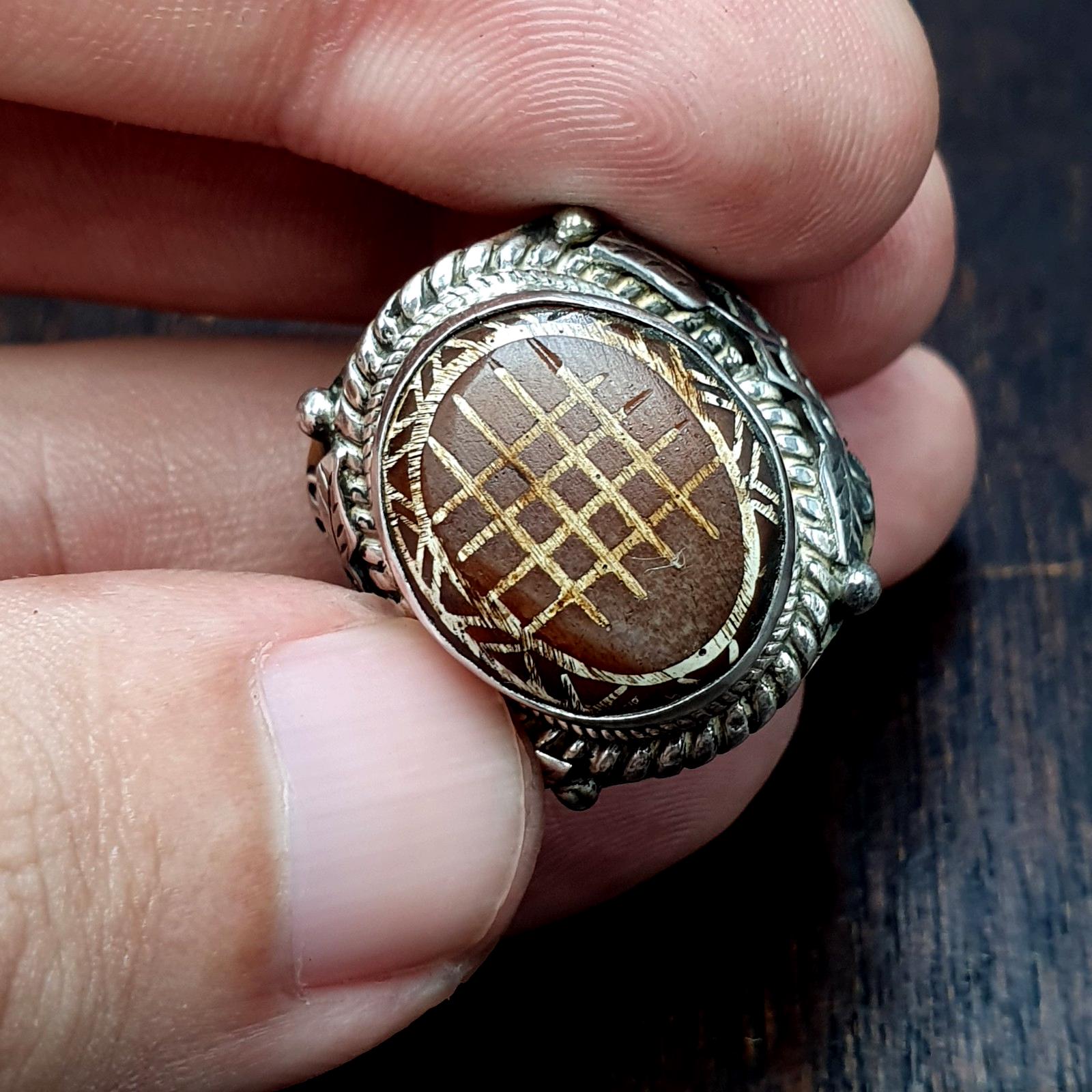 Antique tibetan etched agate center stone silver inlay gold plated brass ring