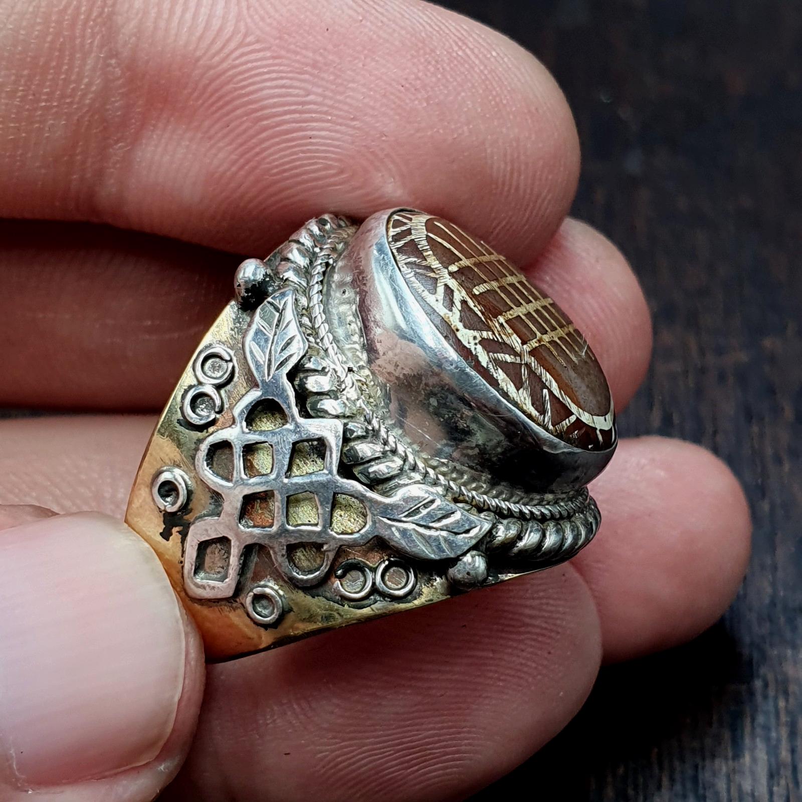 Antique tibetan etched agate center stone silver inlay gold plated brass ring