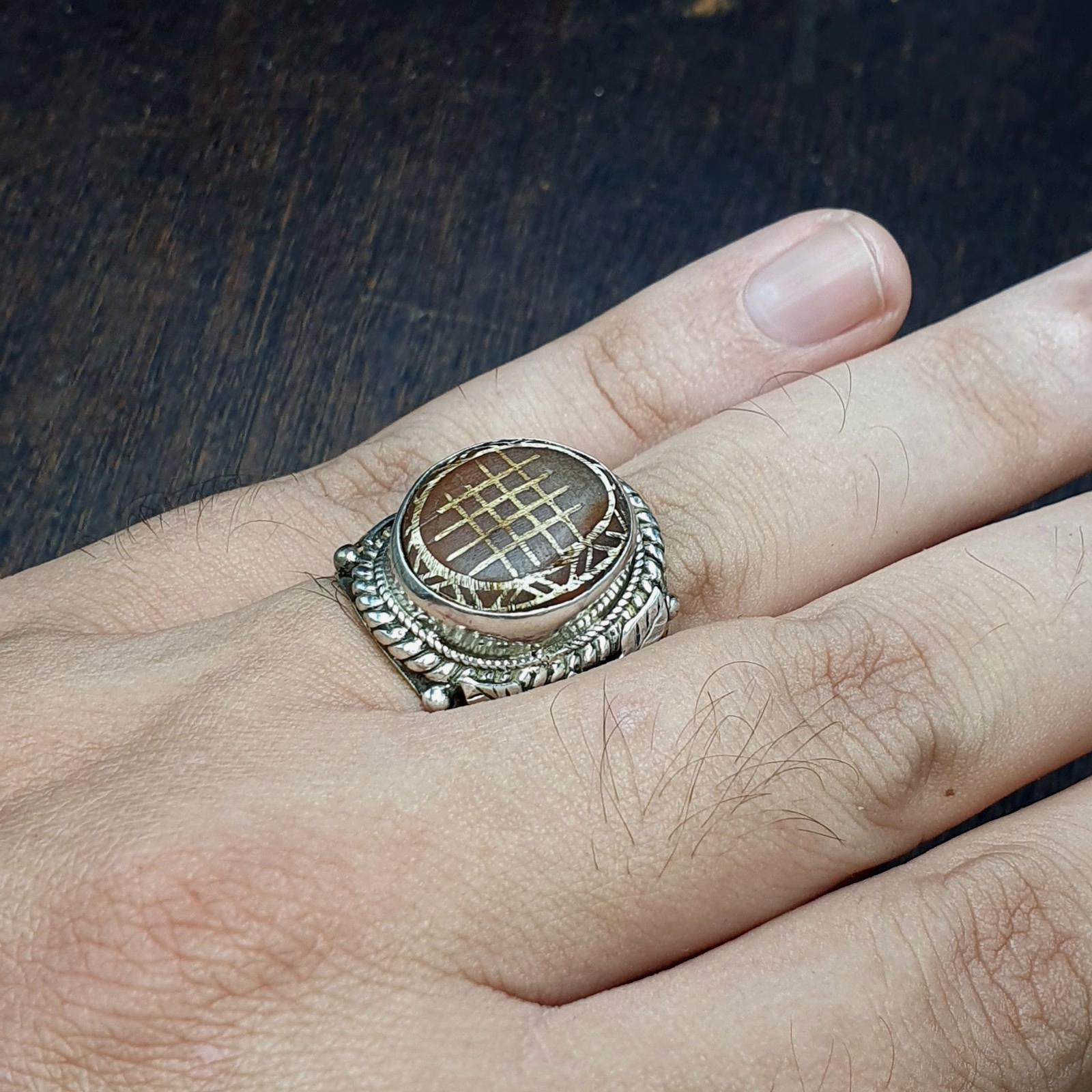 Antique tibetan etched agate center stone silver inlay gold plated brass ring