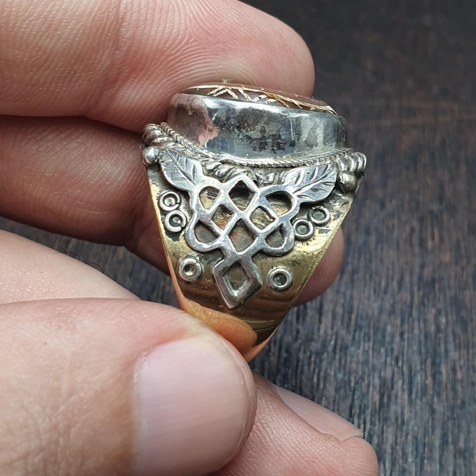 Antique tibetan etched agate center stone silver inlay gold plated brass ring