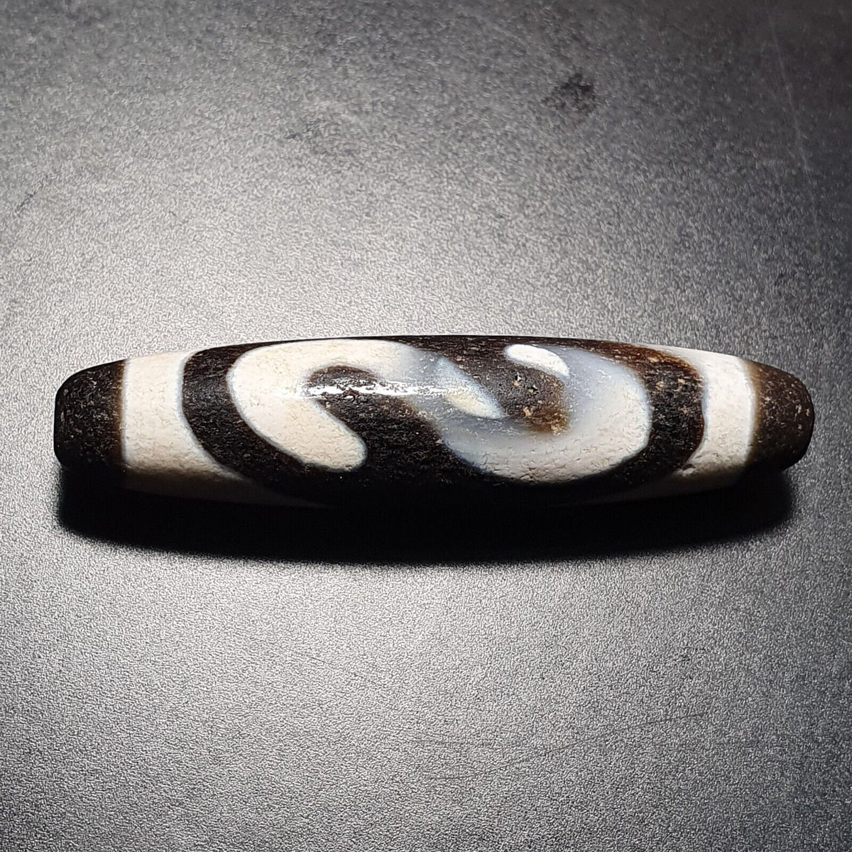 Himalayan tibetan dzi s pattern spiritual amulet mala bead unique beads