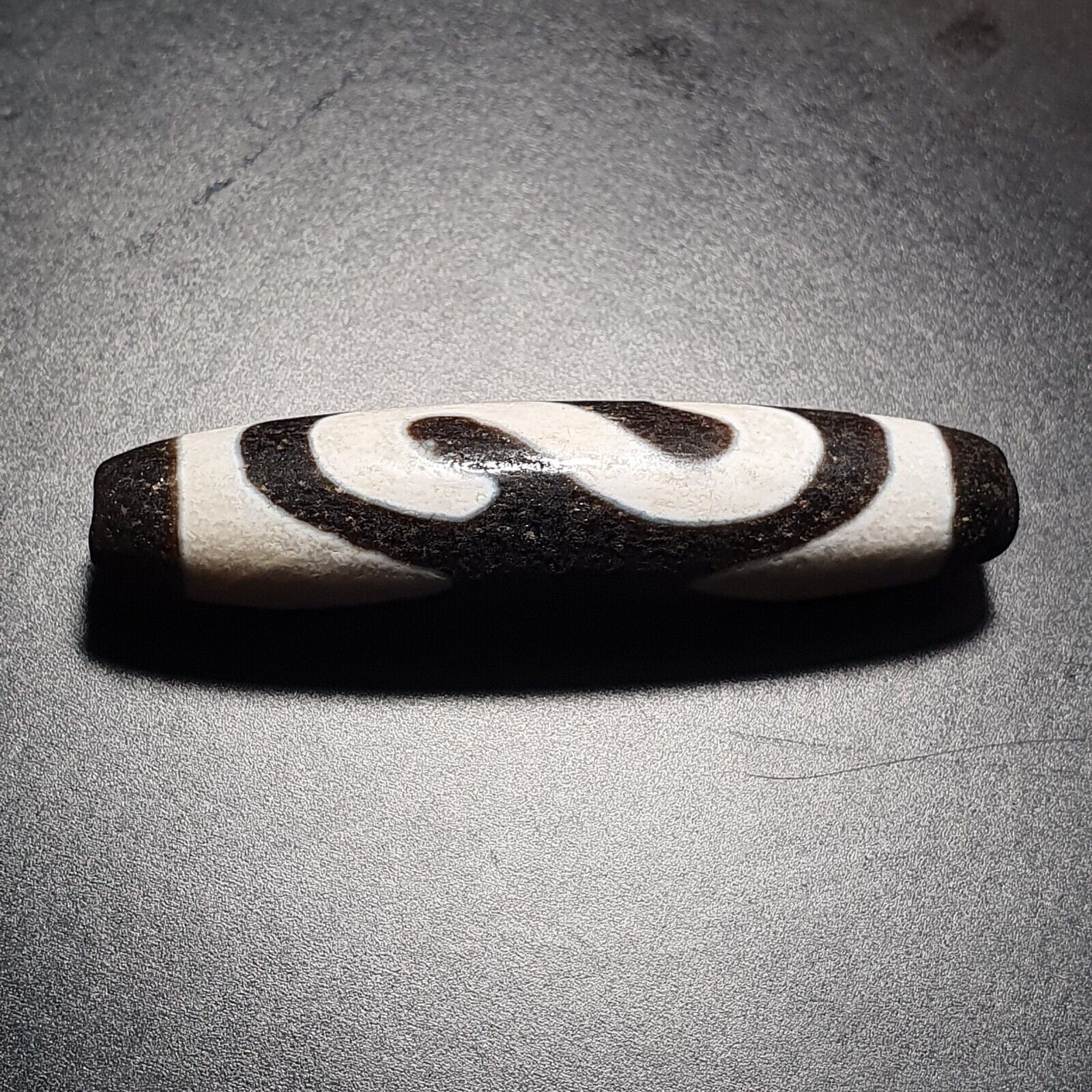 Himalayan tibetan dzi s pattern spiritual amulet mala bead unique beads