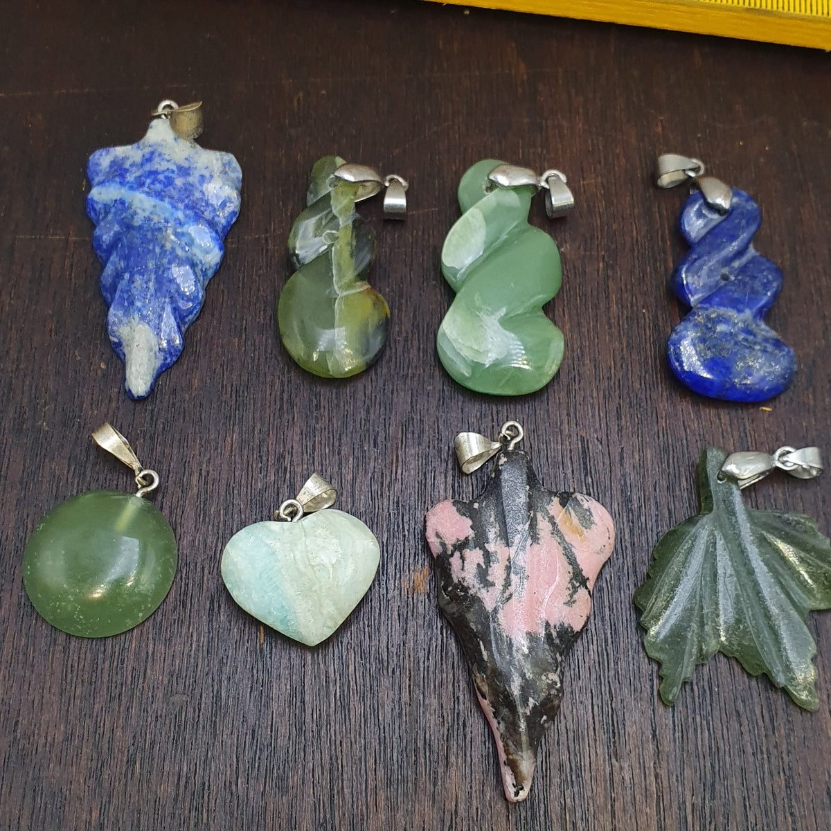 Lot 8 Pendants Lapis lazuli, Jade, jasper, hand carved Pendants necklace