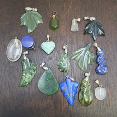 Lot 15 Pendants Lapis lazuli, Jade, jasper, Quartz hand carved Pendants necklace