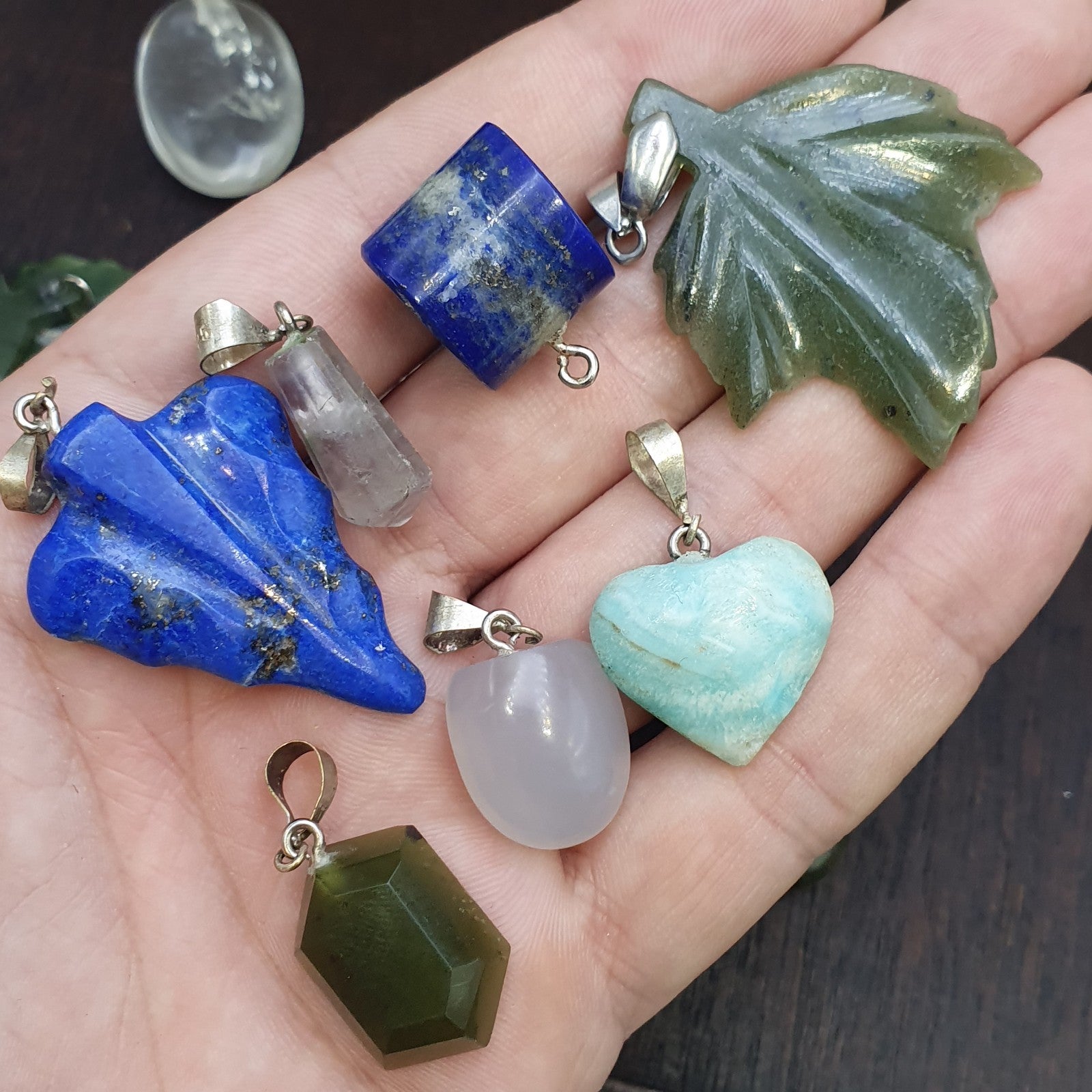 Lot 15 Pendants Lapis lazuli, Jade, jasper, Quartz hand carved Pendants necklace