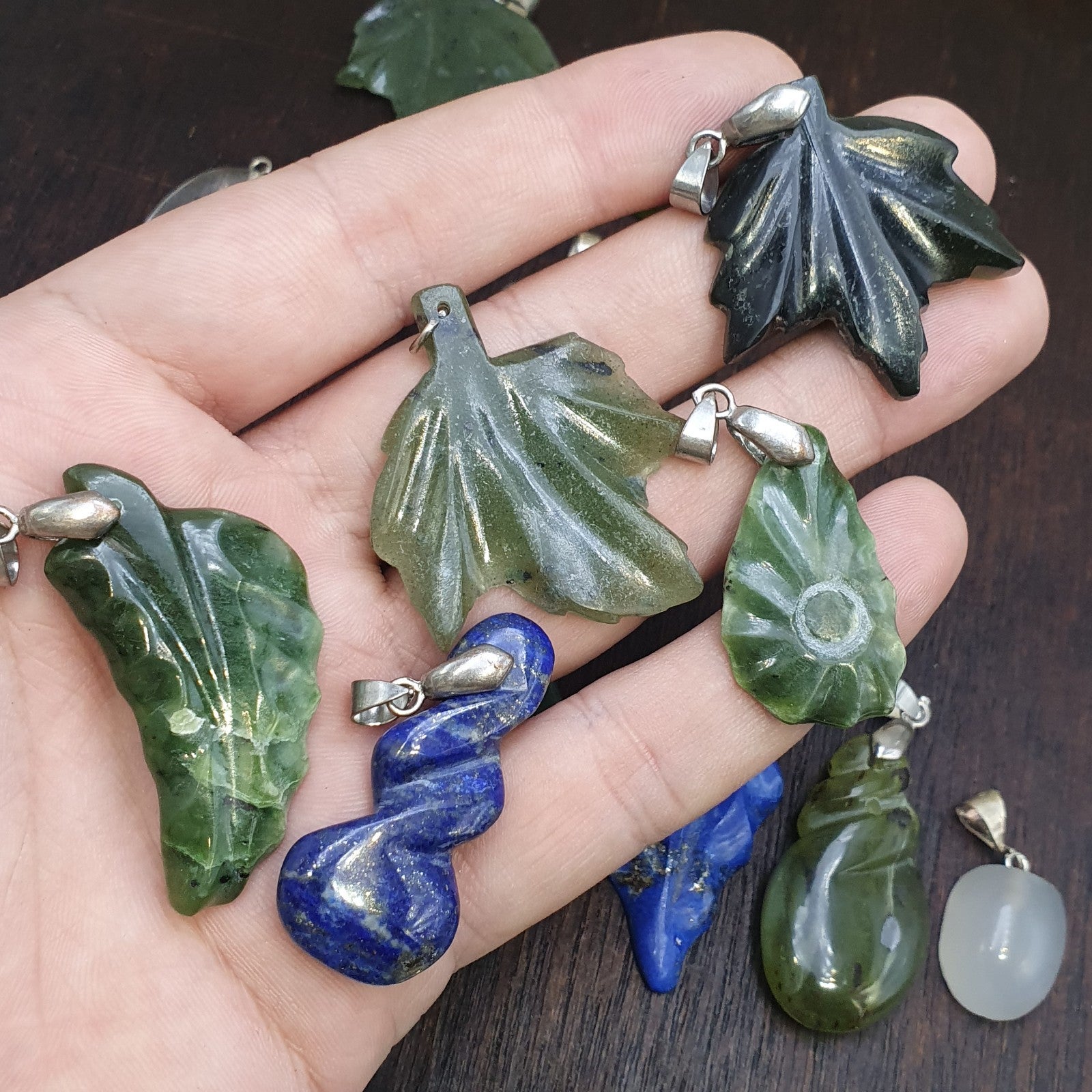 Lot 15 Pendants Lapis lazuli, Jade, jasper, Quartz hand carved Pendants necklace