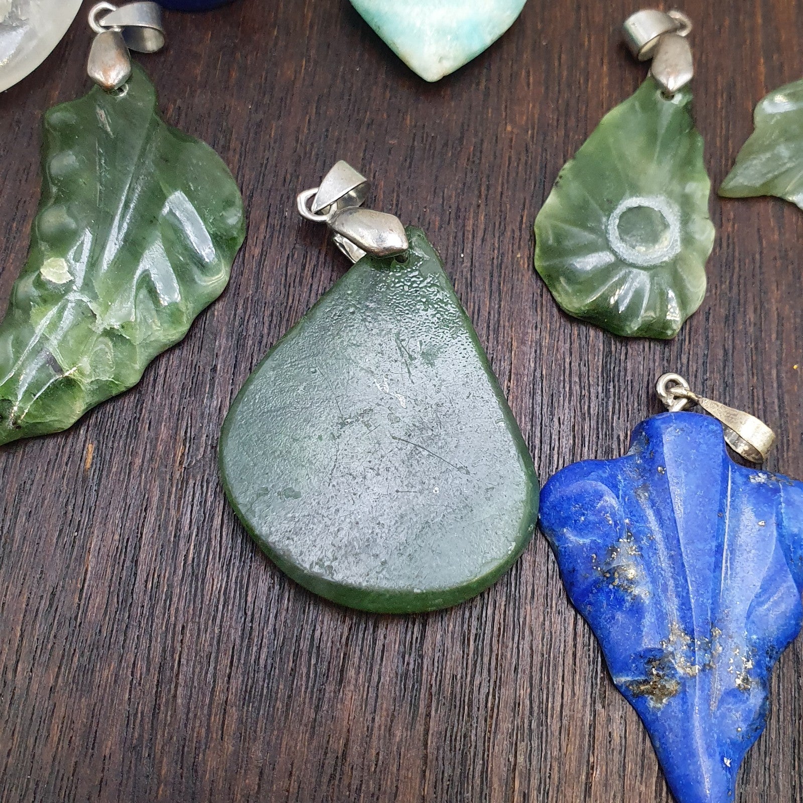 Lot 15 Pendants Lapis lazuli, Jade, jasper, Quartz hand carved Pendants necklace