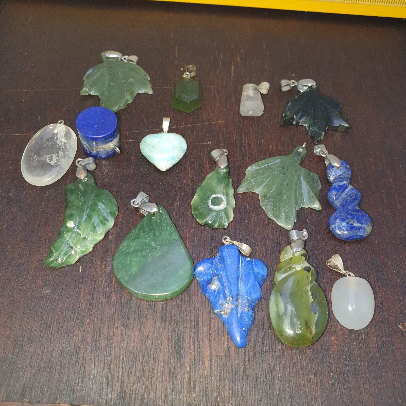 Lot 15 Pendants Lapis lazuli, Jade, jasper, Quartz hand carved Pendants necklace