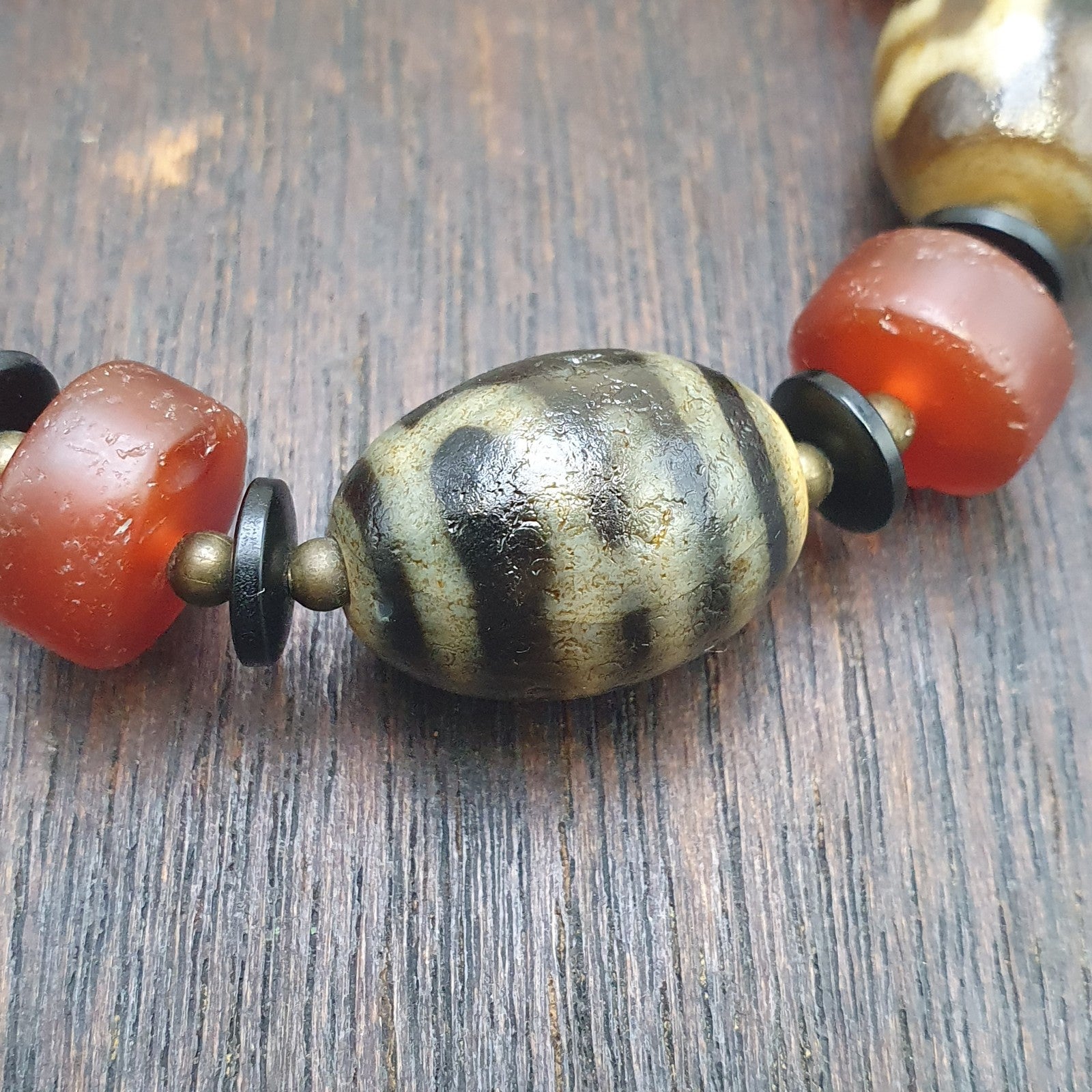 Tibetan dzi beads & Carnelian Beads old amulet Agate Vintage Tibet Bracelet