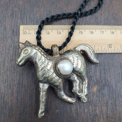 Wonderful Pearl on Horse pendent Carved Rare Tibetan Pendant necklace