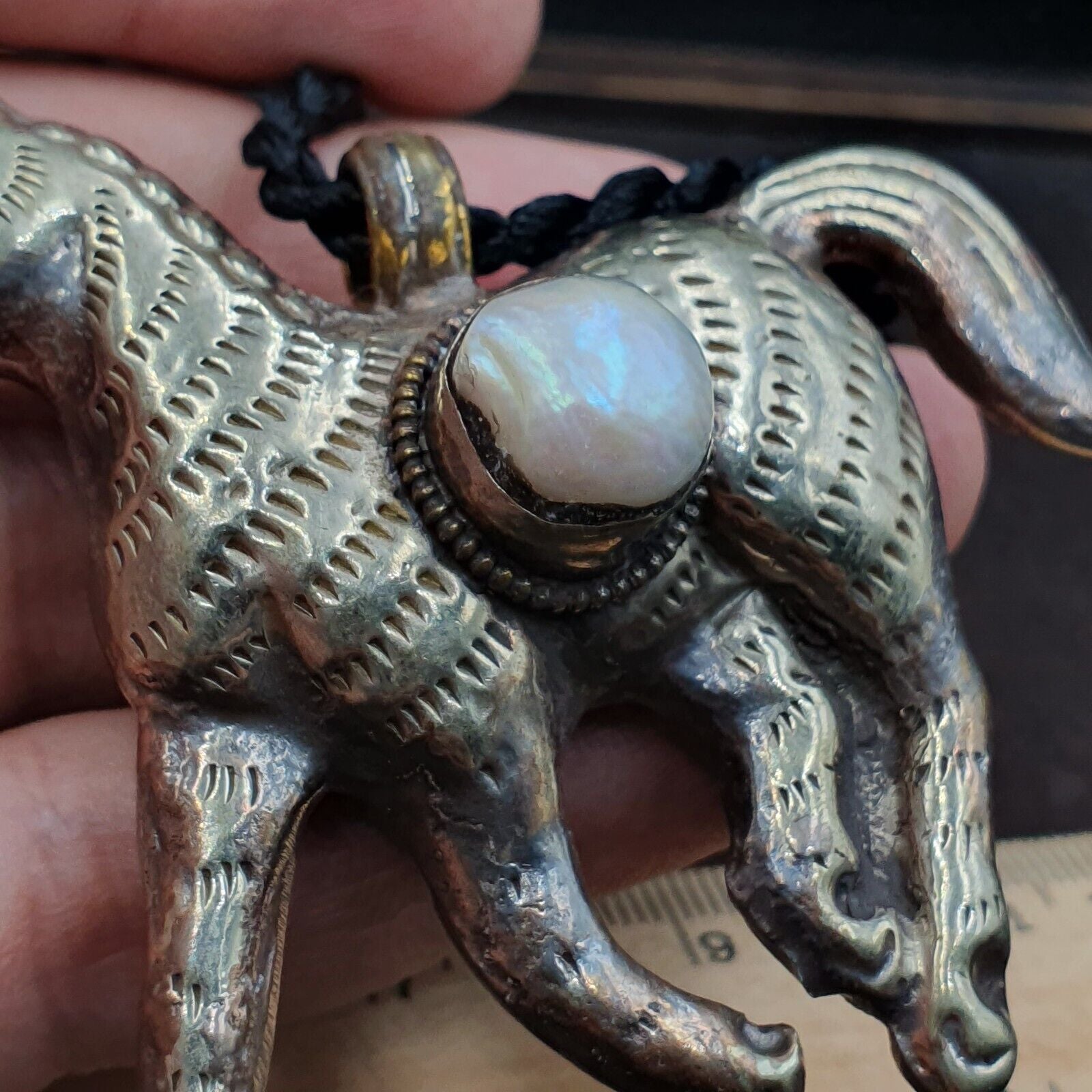 Wonderful Pearl on Horse pendent Carved Rare Tibetan Pendant necklace