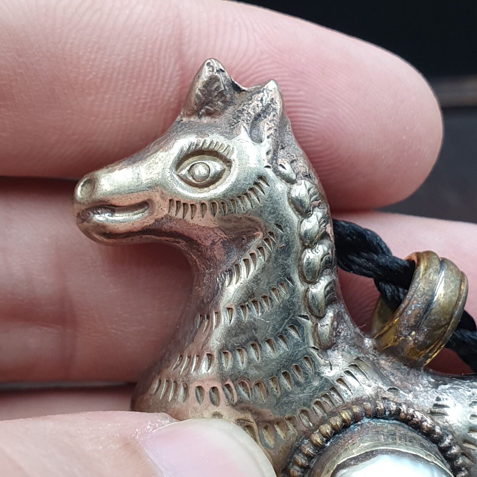 Wonderful Pearl on Horse pendent Carved Rare Tibetan Pendant necklace