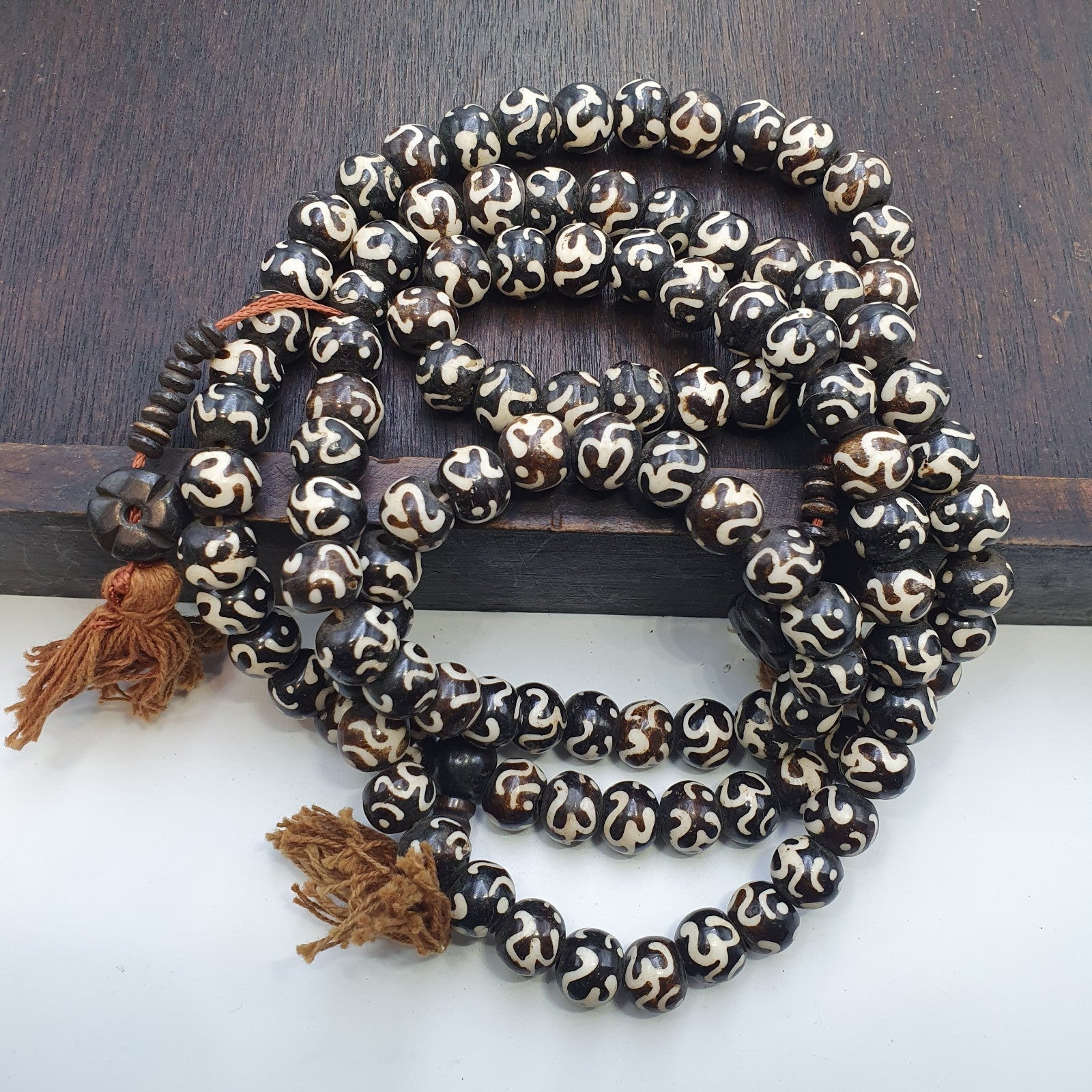 Vintage Himalayan Inscripted Spells on Yak Bone 108 BEADS ROSARY Mala TB-B34